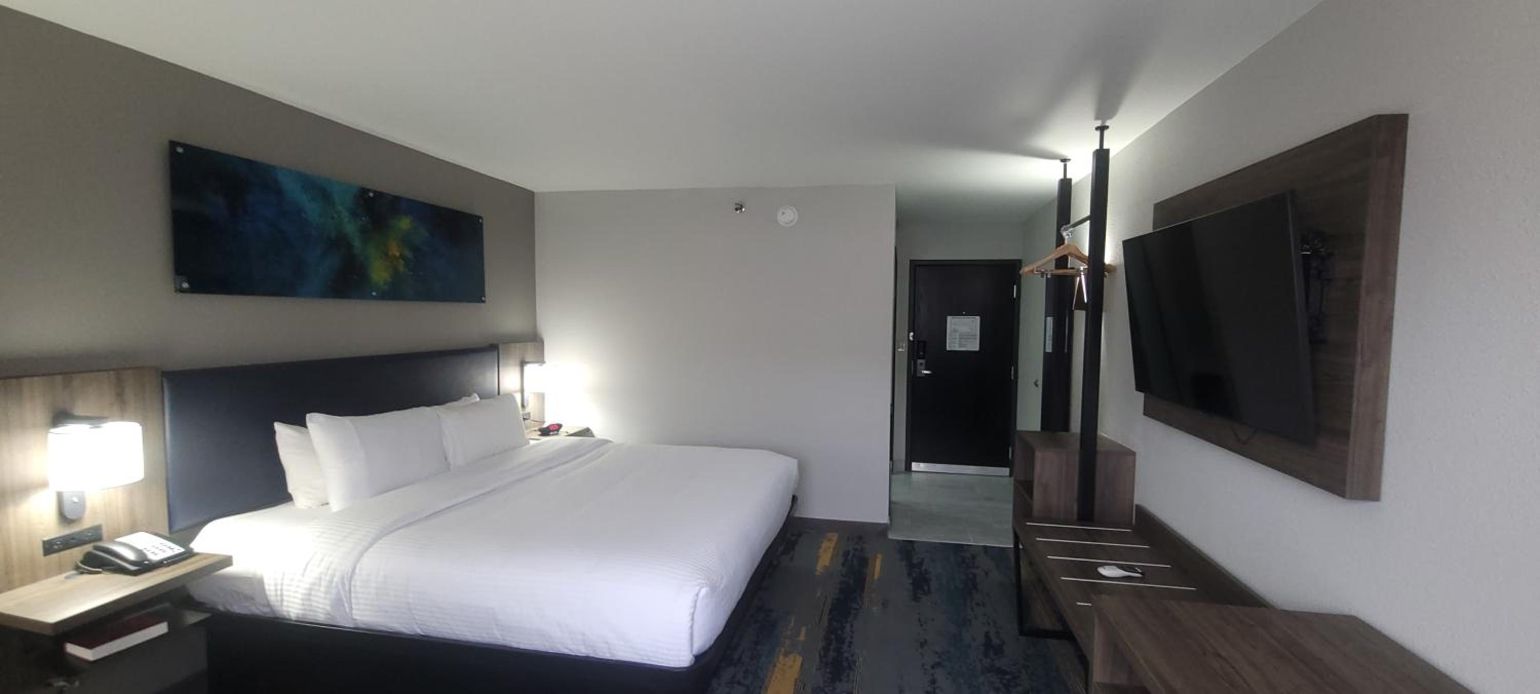 Standard King Room - Non Smoking - Photo 5