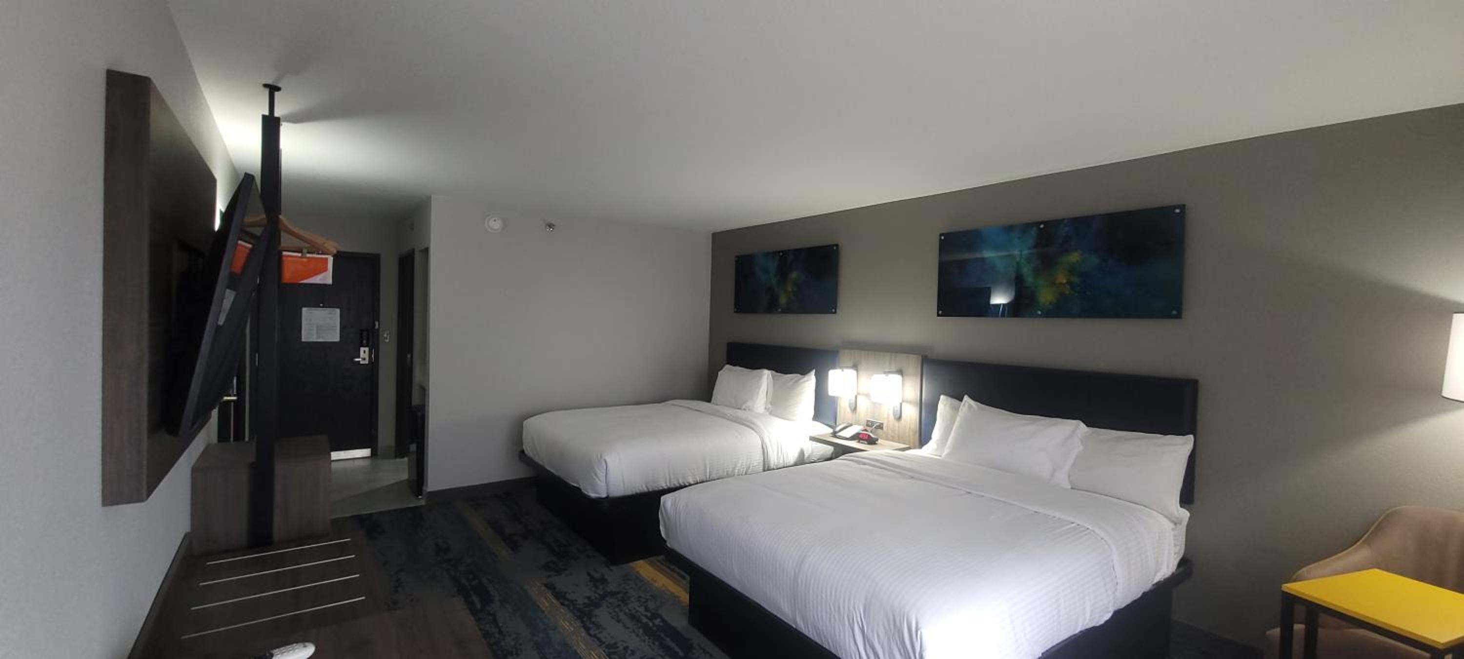 Standard Queen Room with Two Queen Beds - Non Smoking  - Photo 7