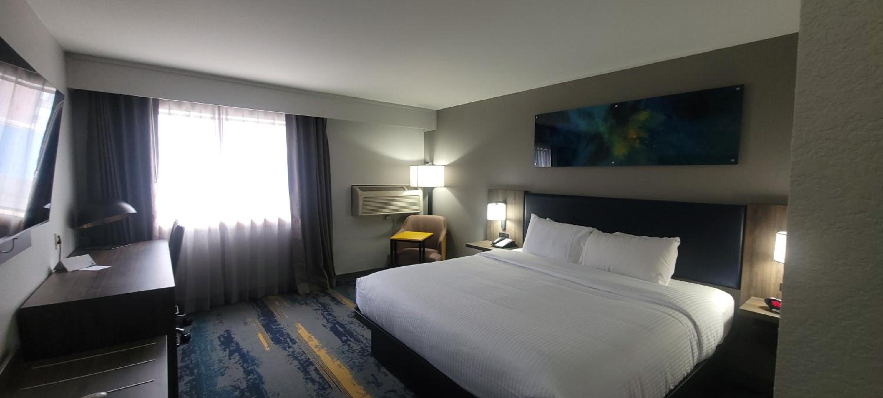 Standard King Room - Non Smoking - Photo 8