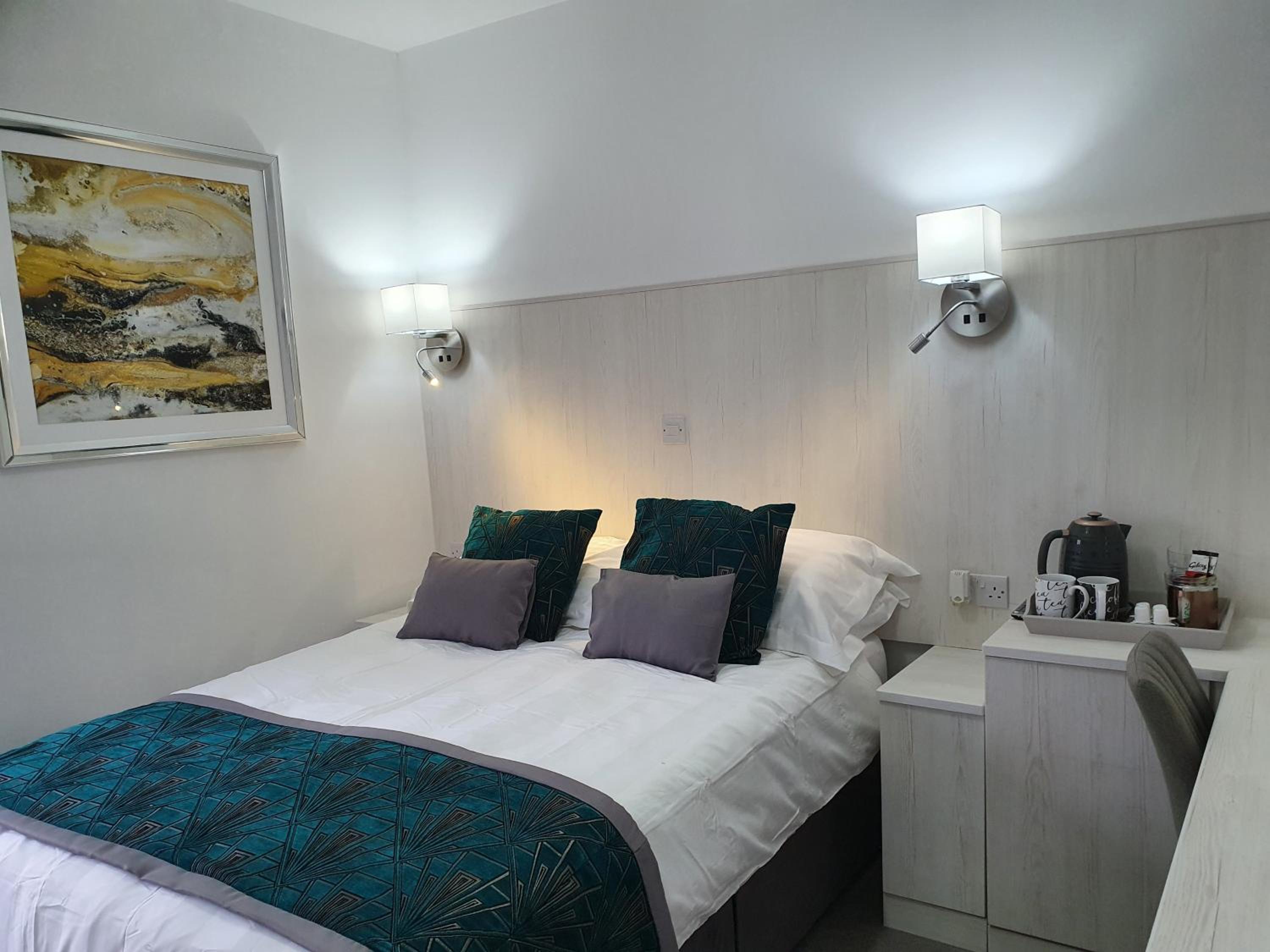 Double Room with Private Bathroom - Photo 1