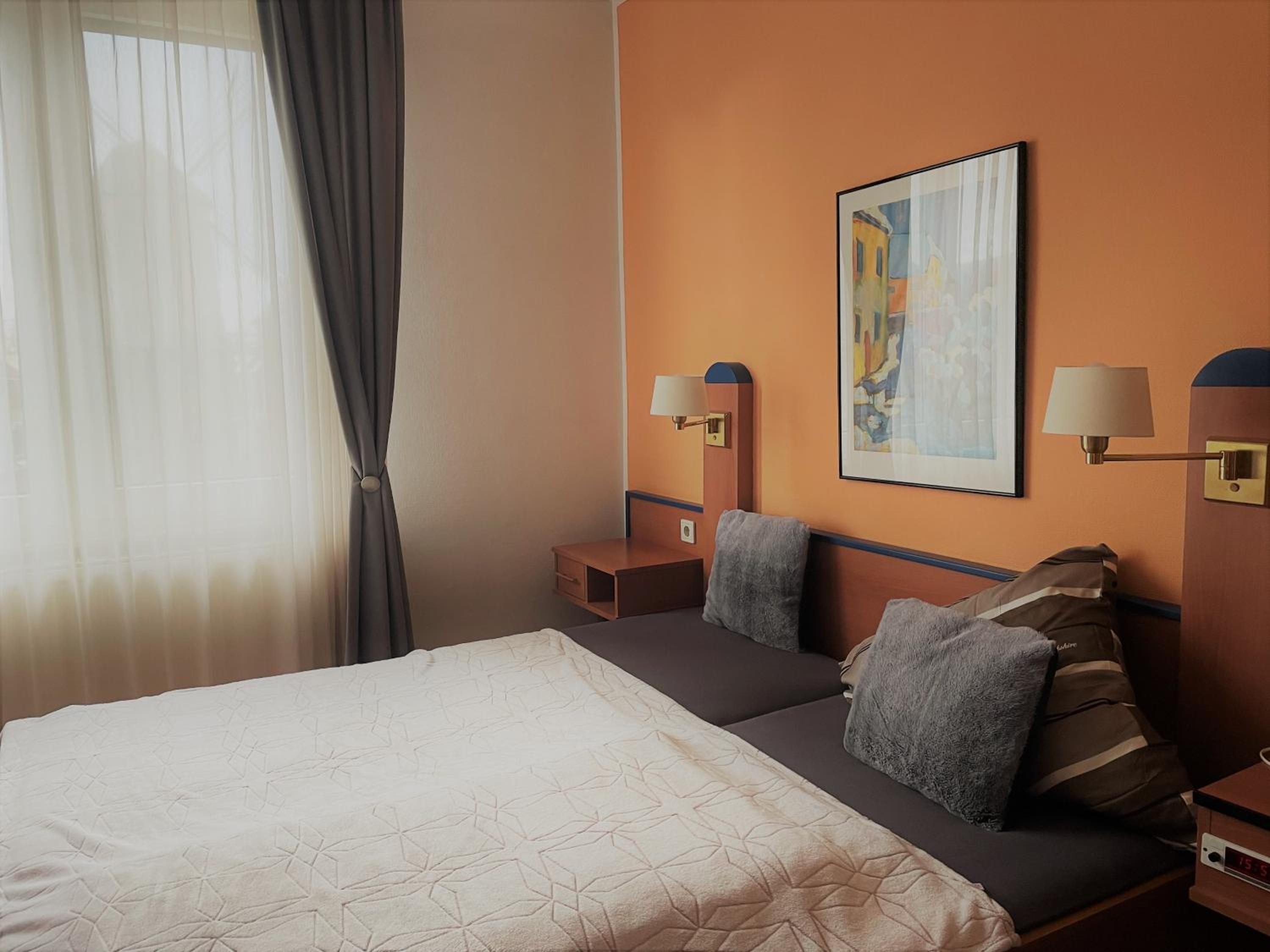 Double Room - Photo 3
