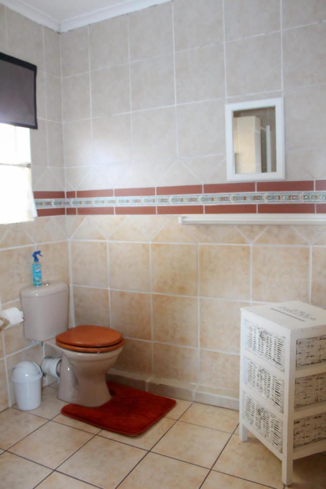 Standard Queen Room - Photo 2