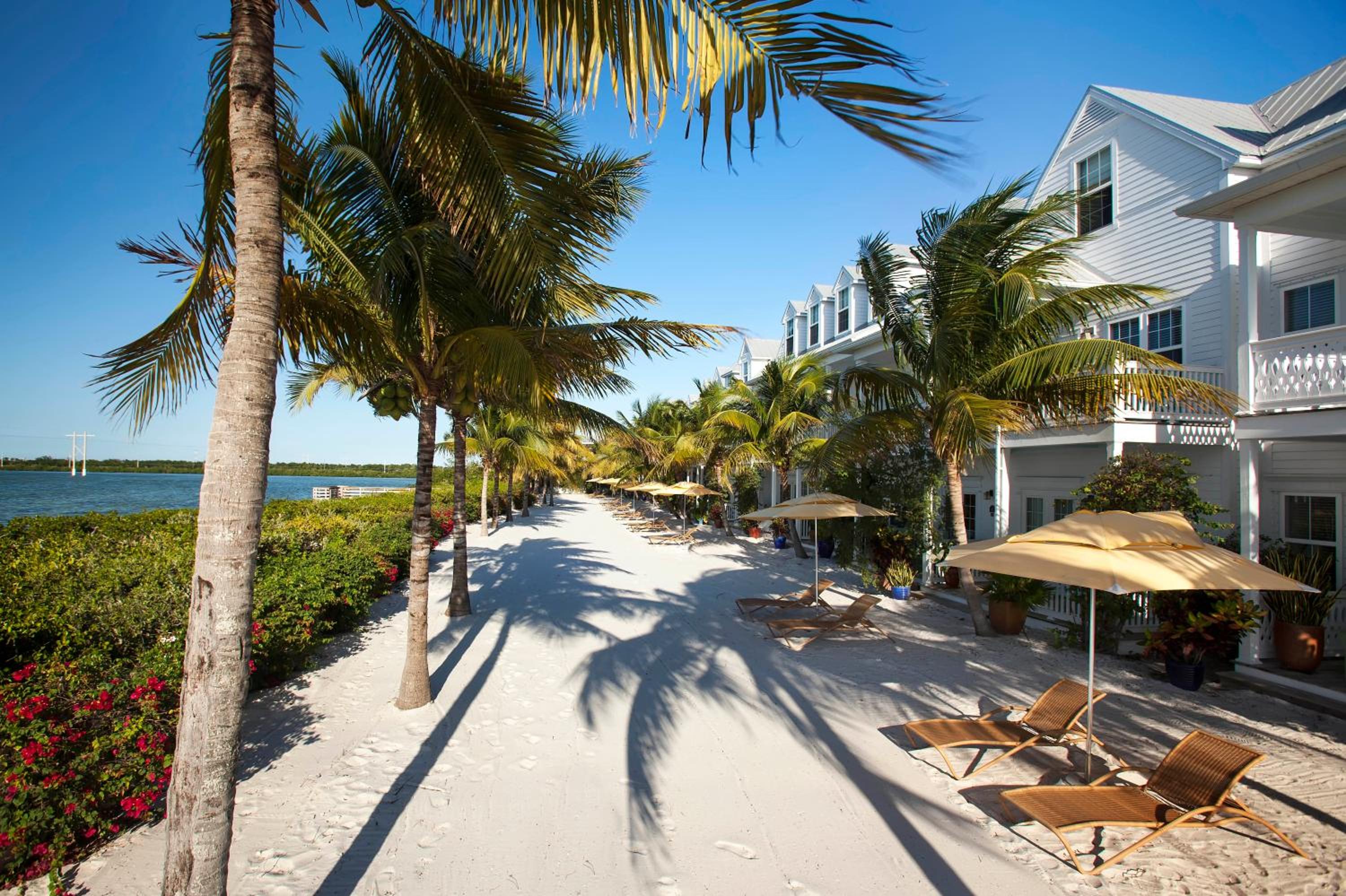 One-Bedroom Suite with Partial Water View - Photo 7
