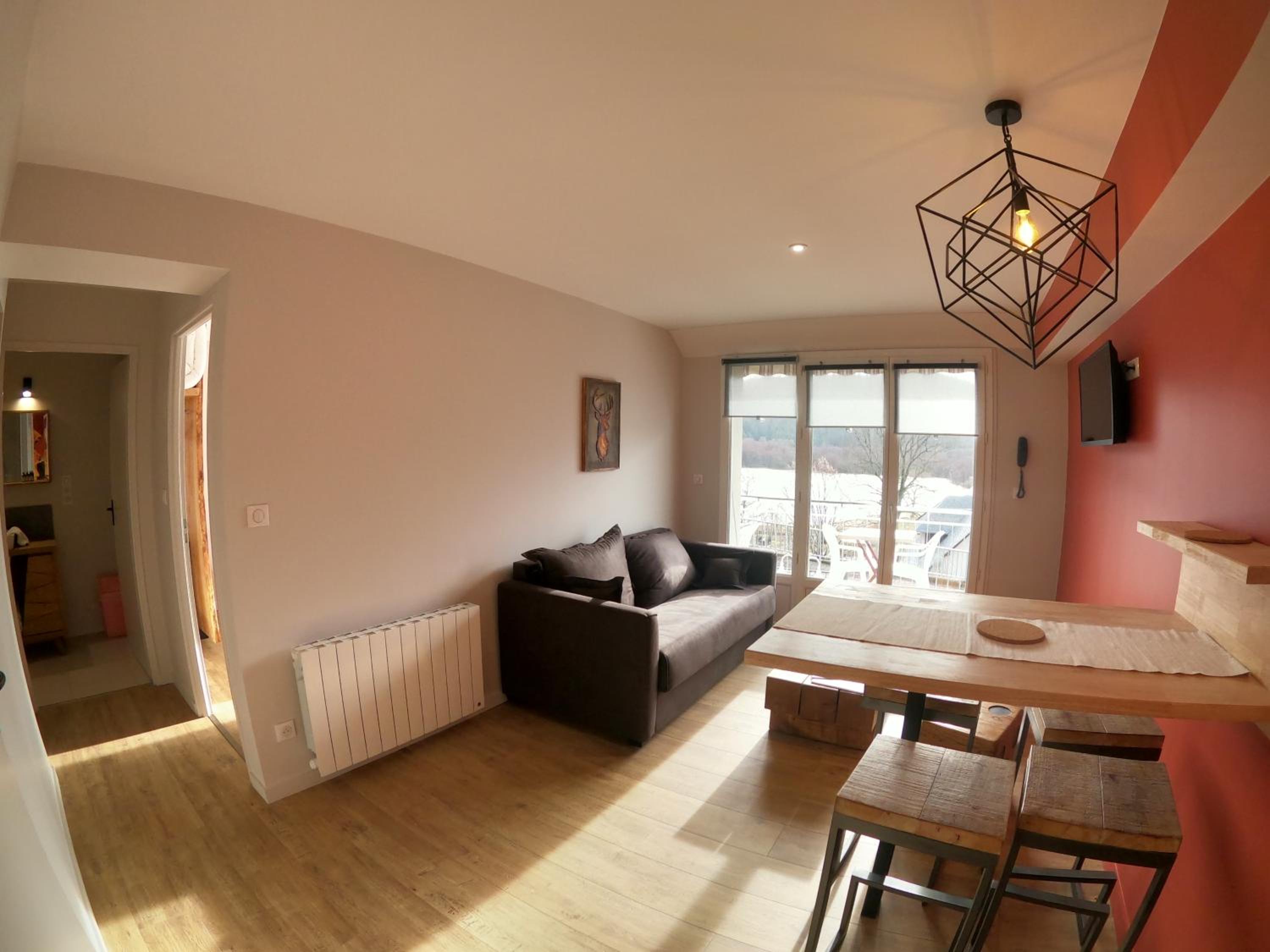 Apartment with Lake View