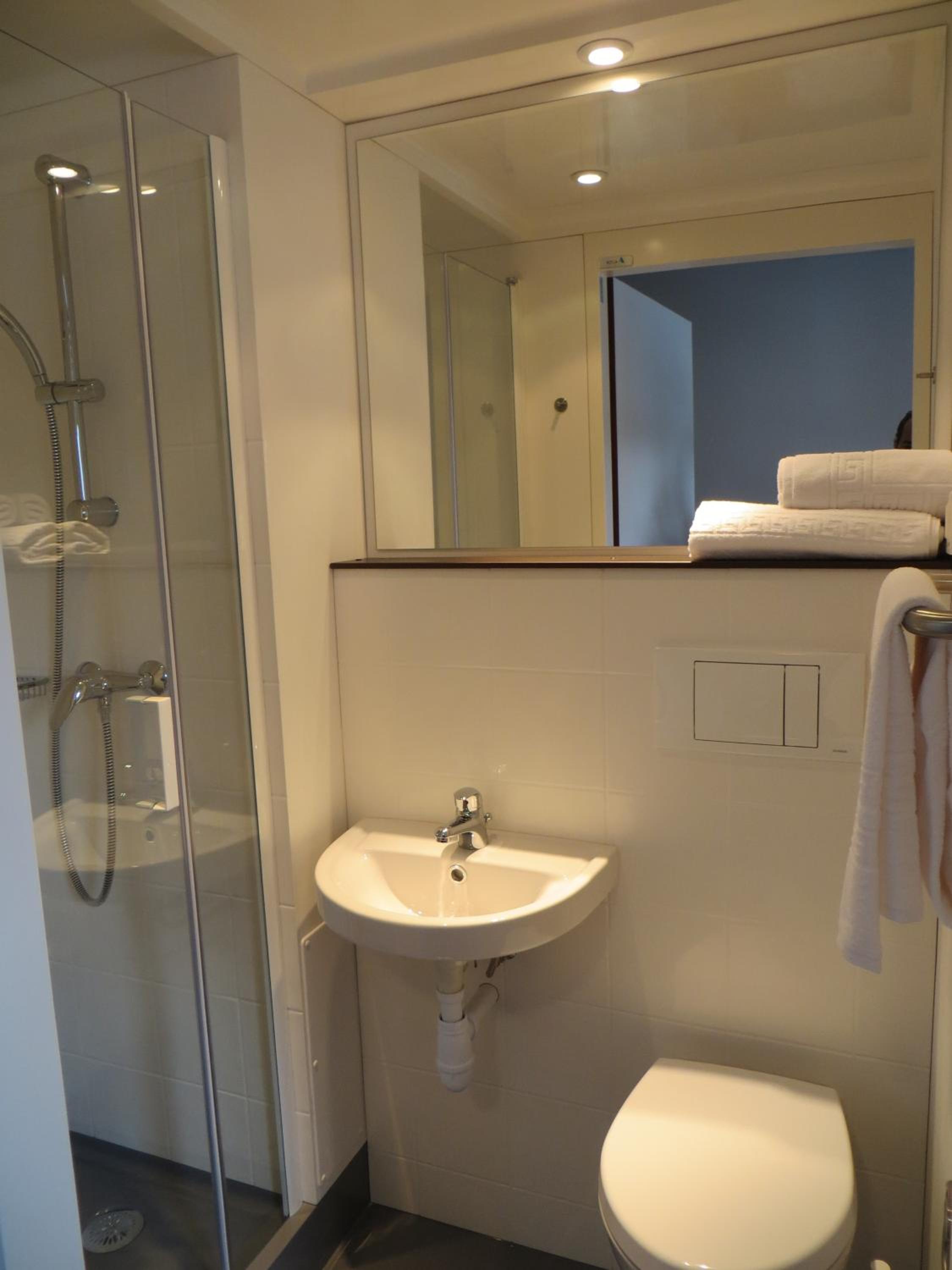 Studio (2 Adults) - Photo 4