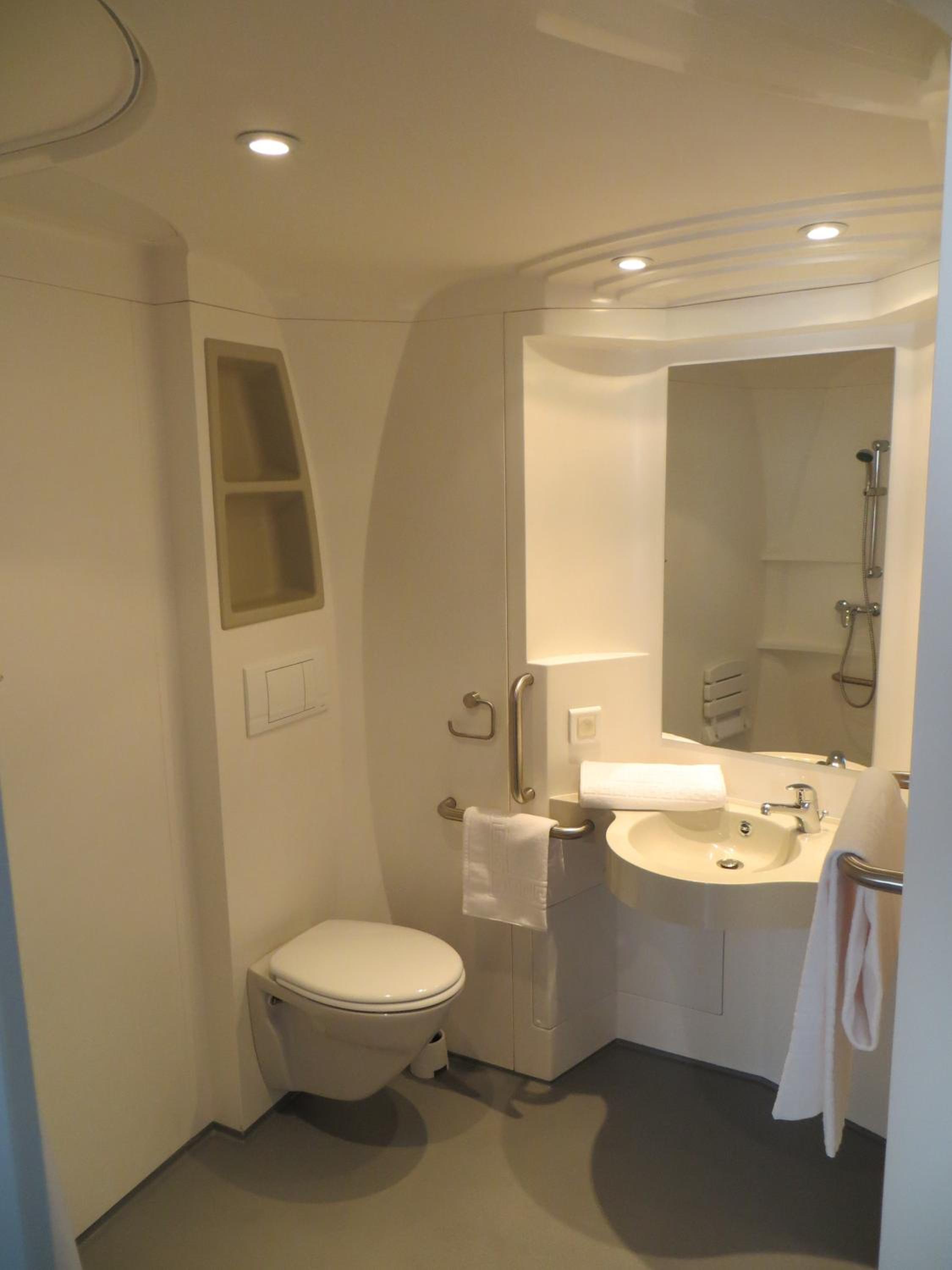 Family Studio (4 Adults) - Photo 9