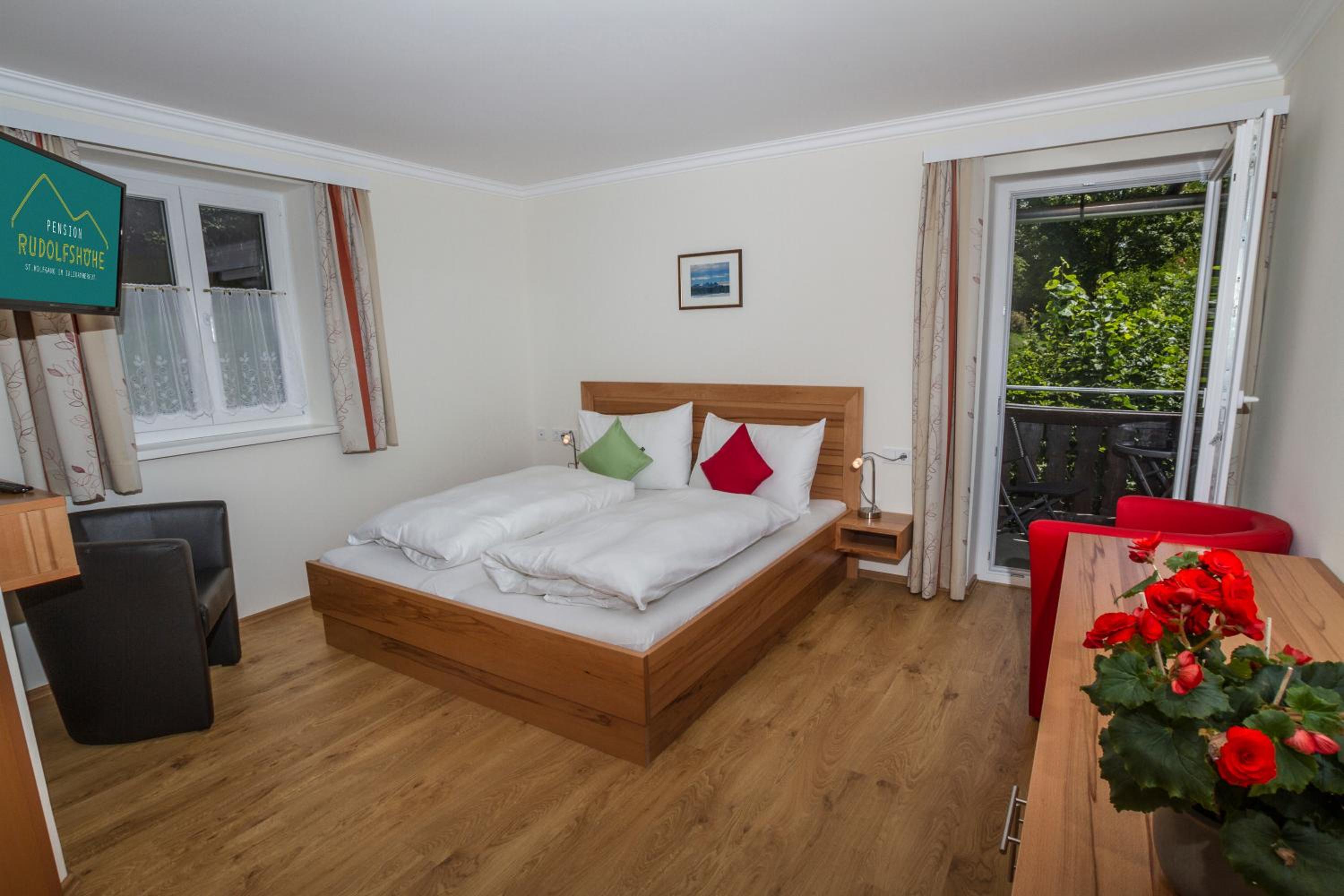 Double Room with Partial Lake View