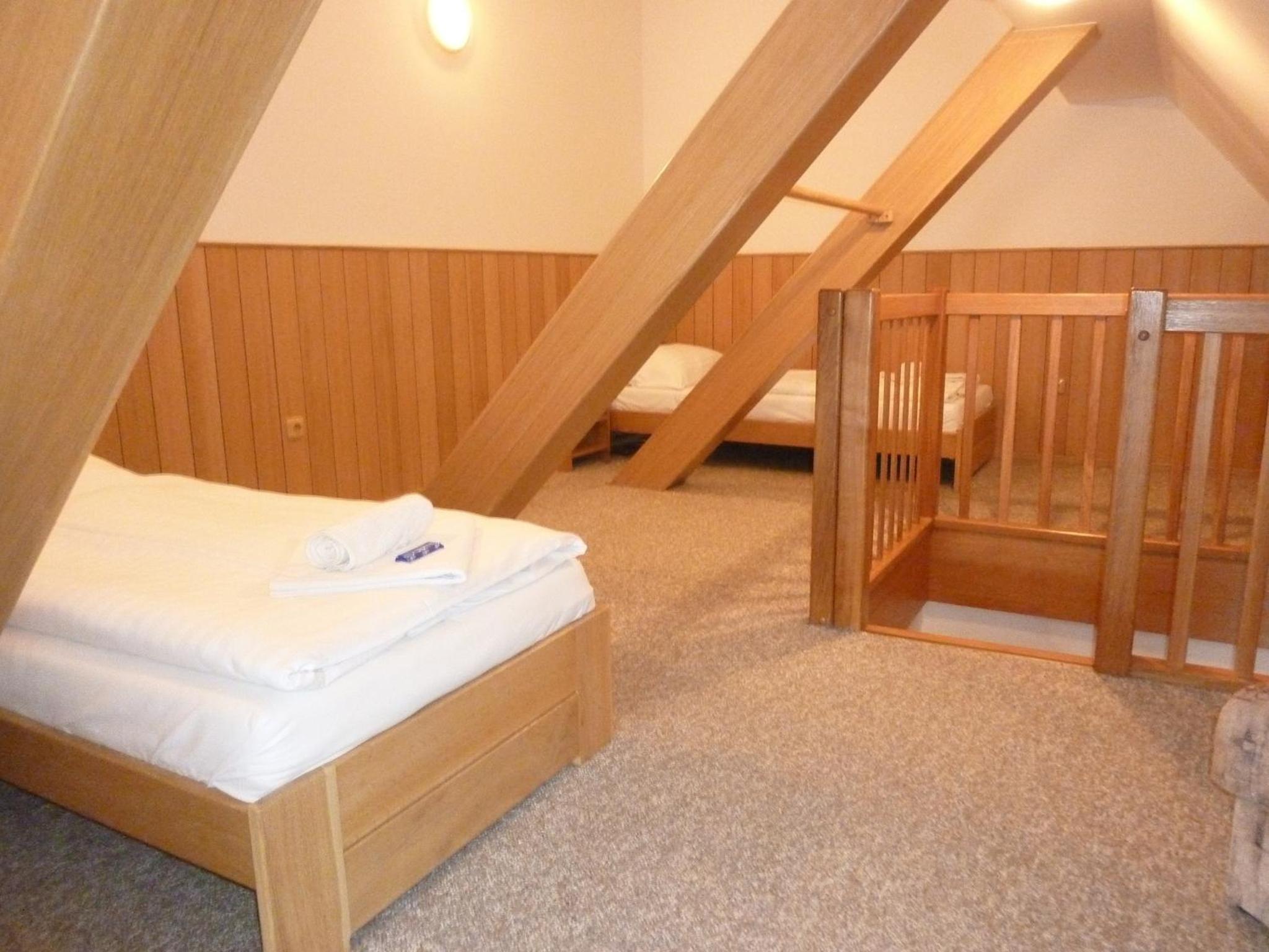 Family Room with Private Bathroom photo 3