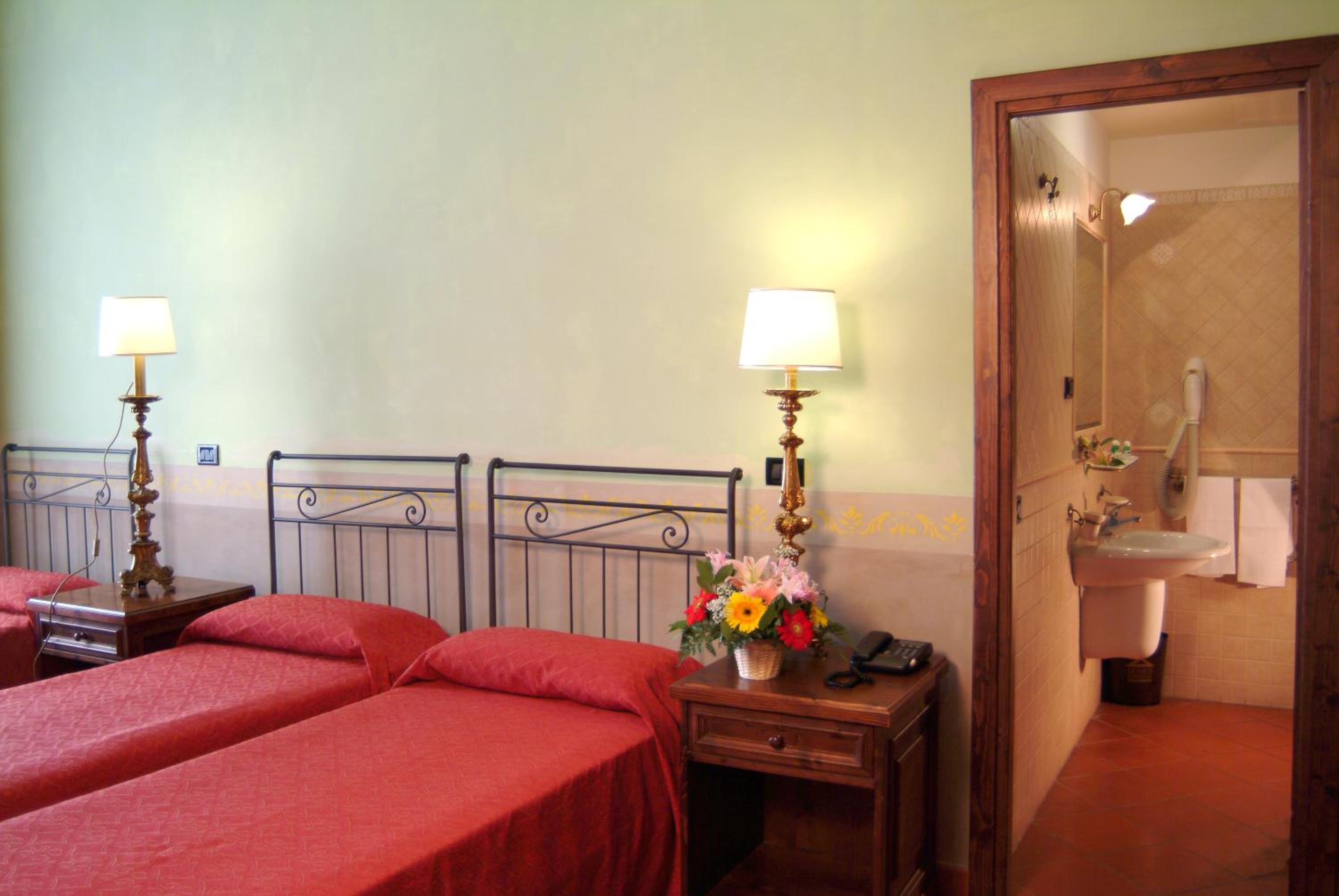Triple Room photo 2