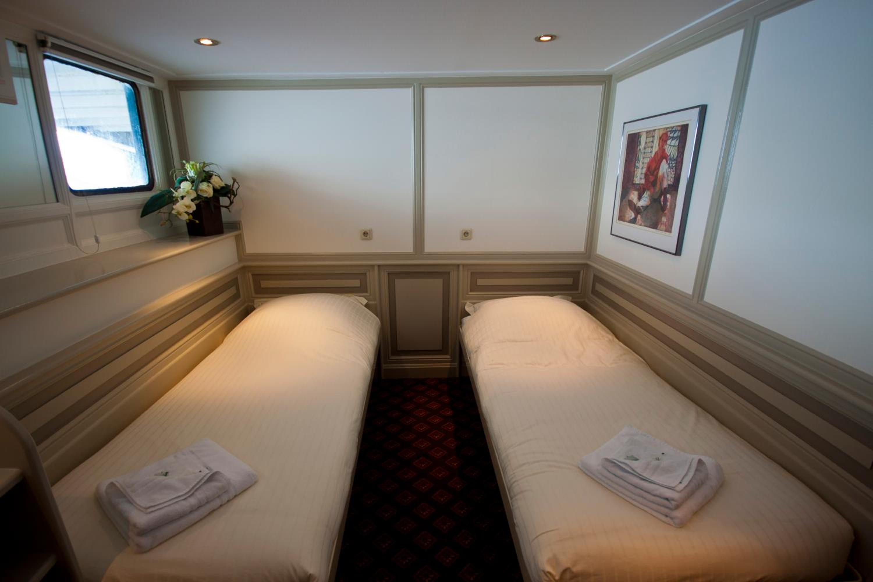 Standard Twin Room photo 3