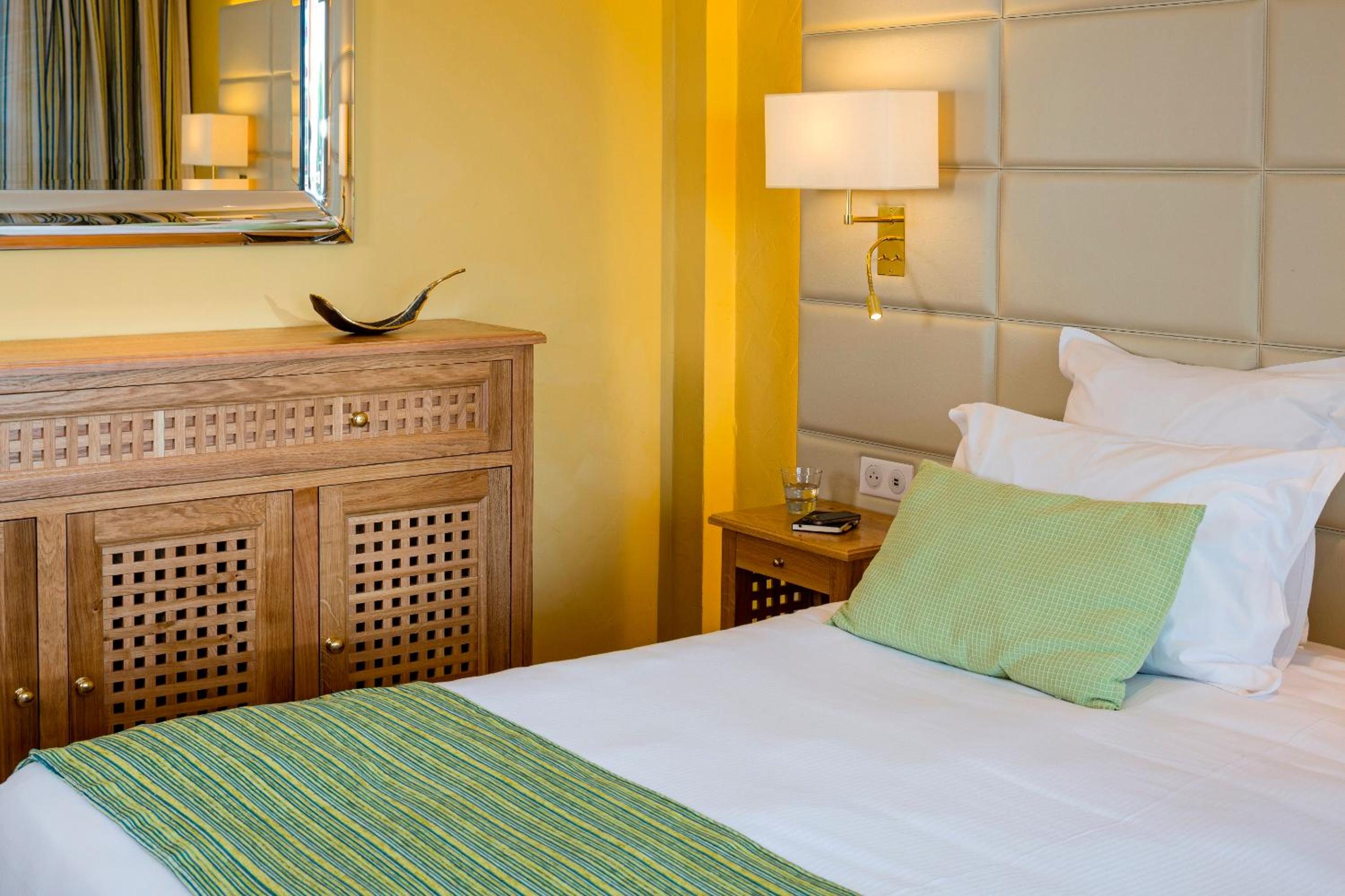 Prestige Twin Room with Sea View - Photo 2