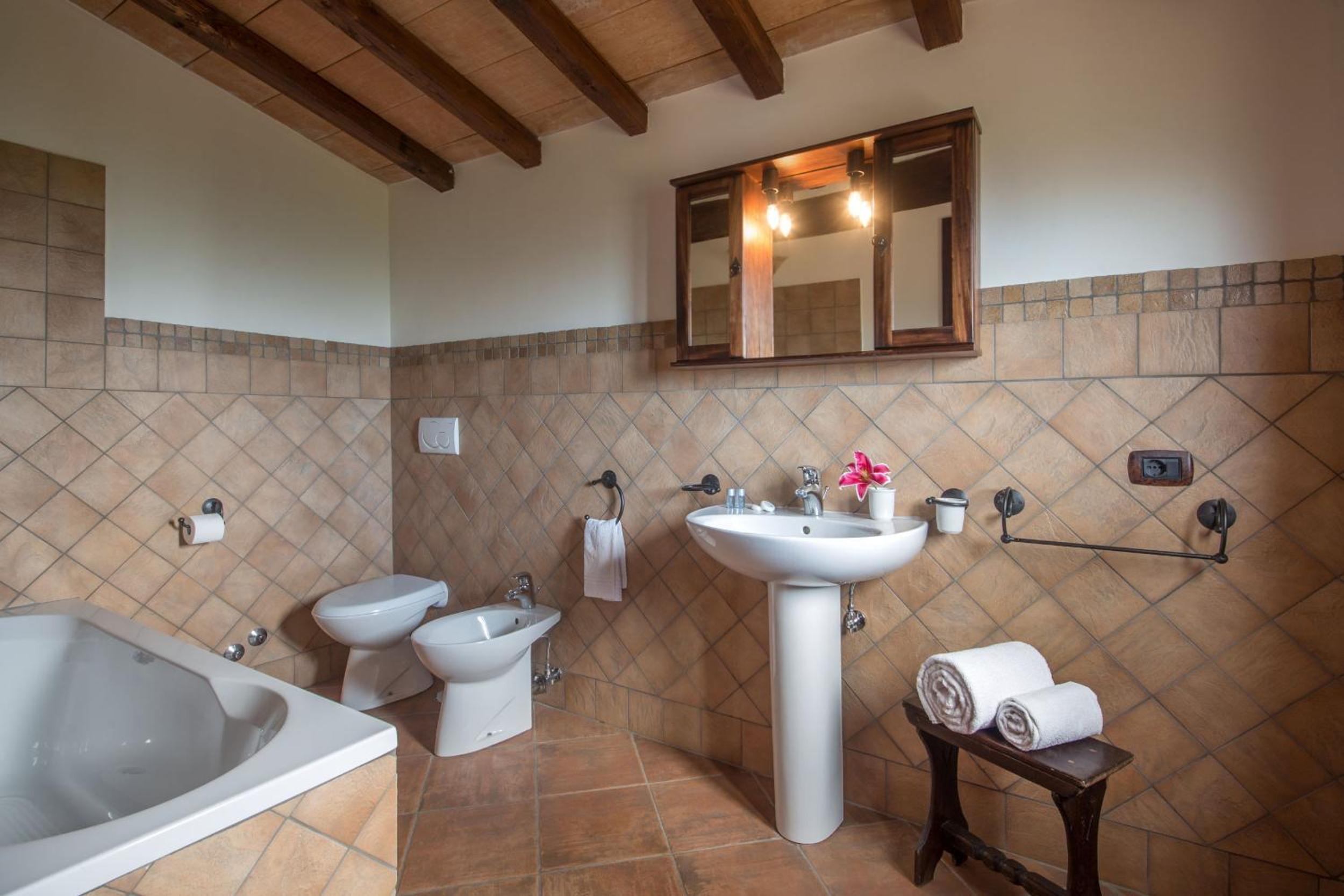 One-Bedroom King Suite photo 1