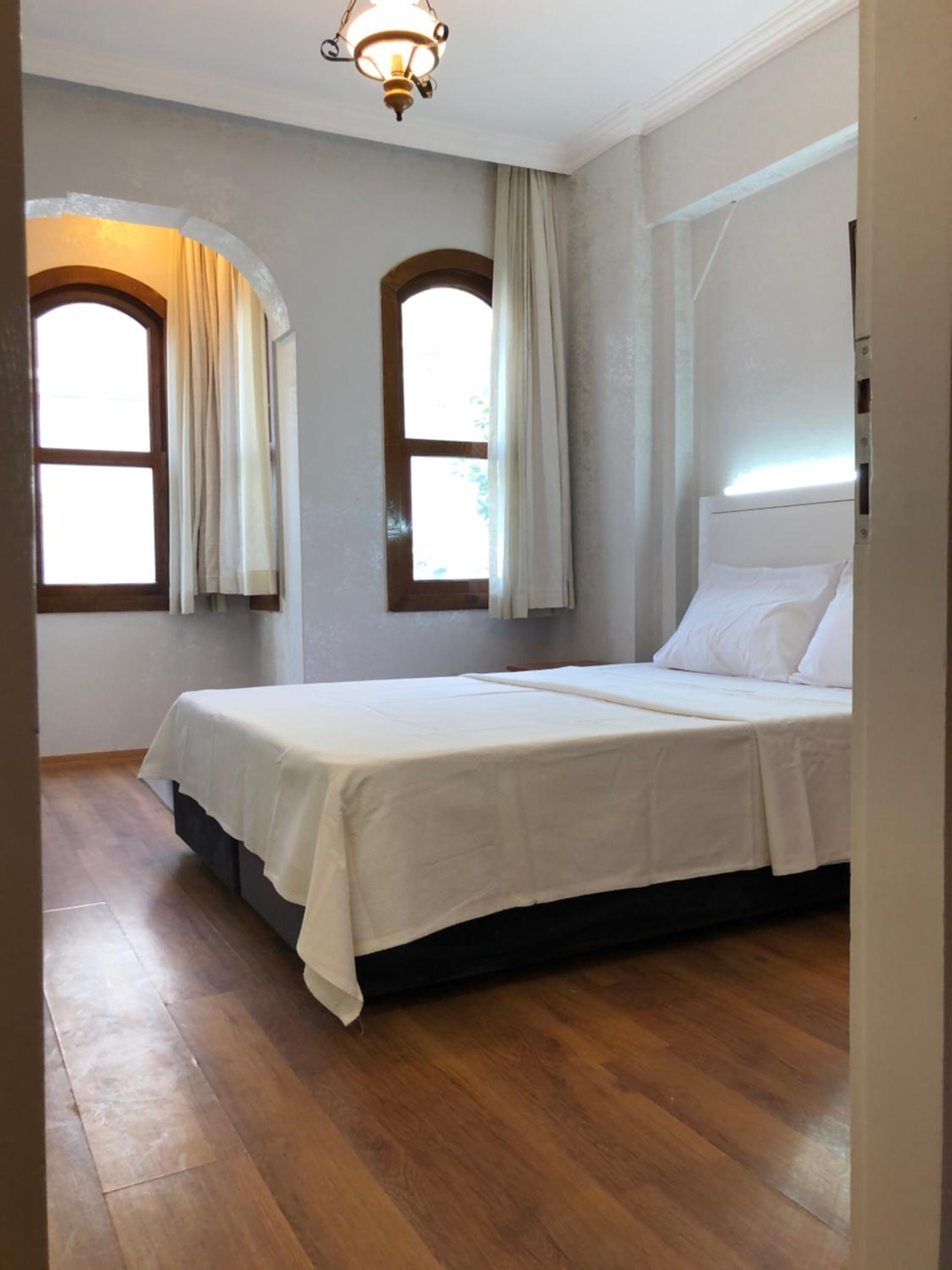 Deluxe King Room photo 1