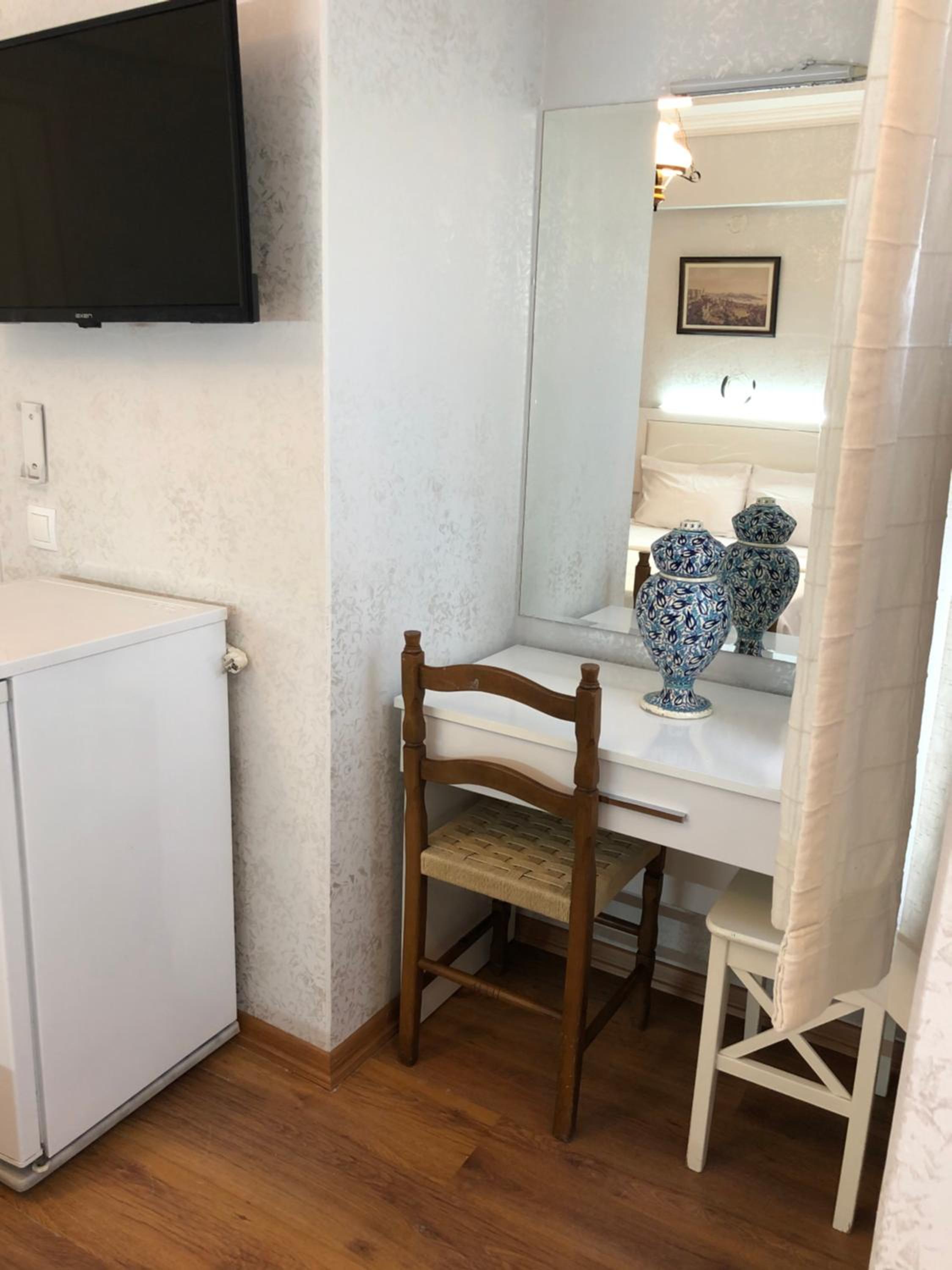Deluxe King Room photo 3