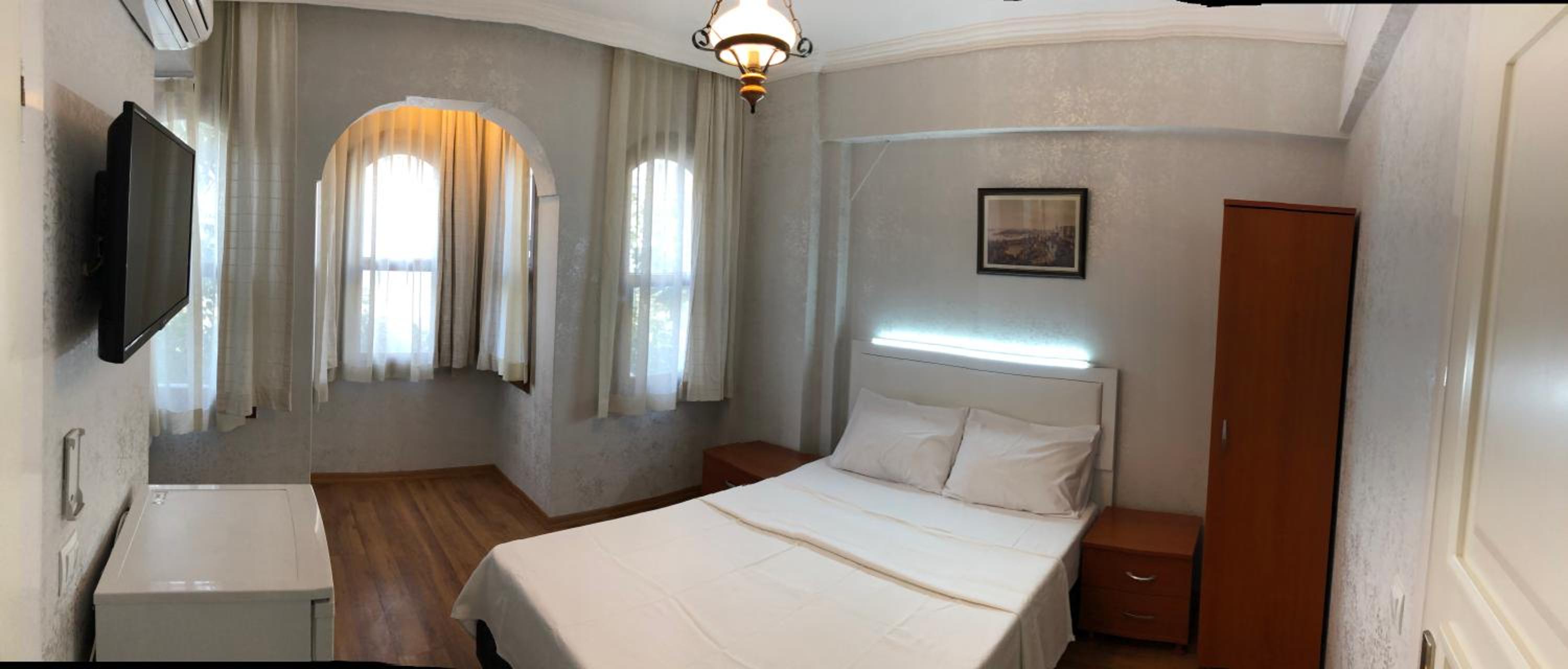 Deluxe King Room photo 2