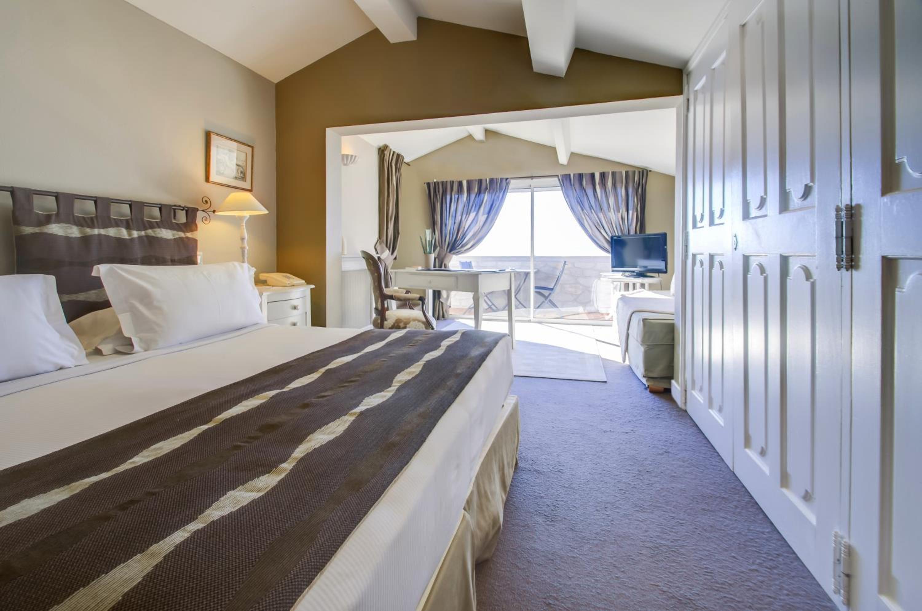 Deluxe Suite with Terrace and Sea View  - Photo 5