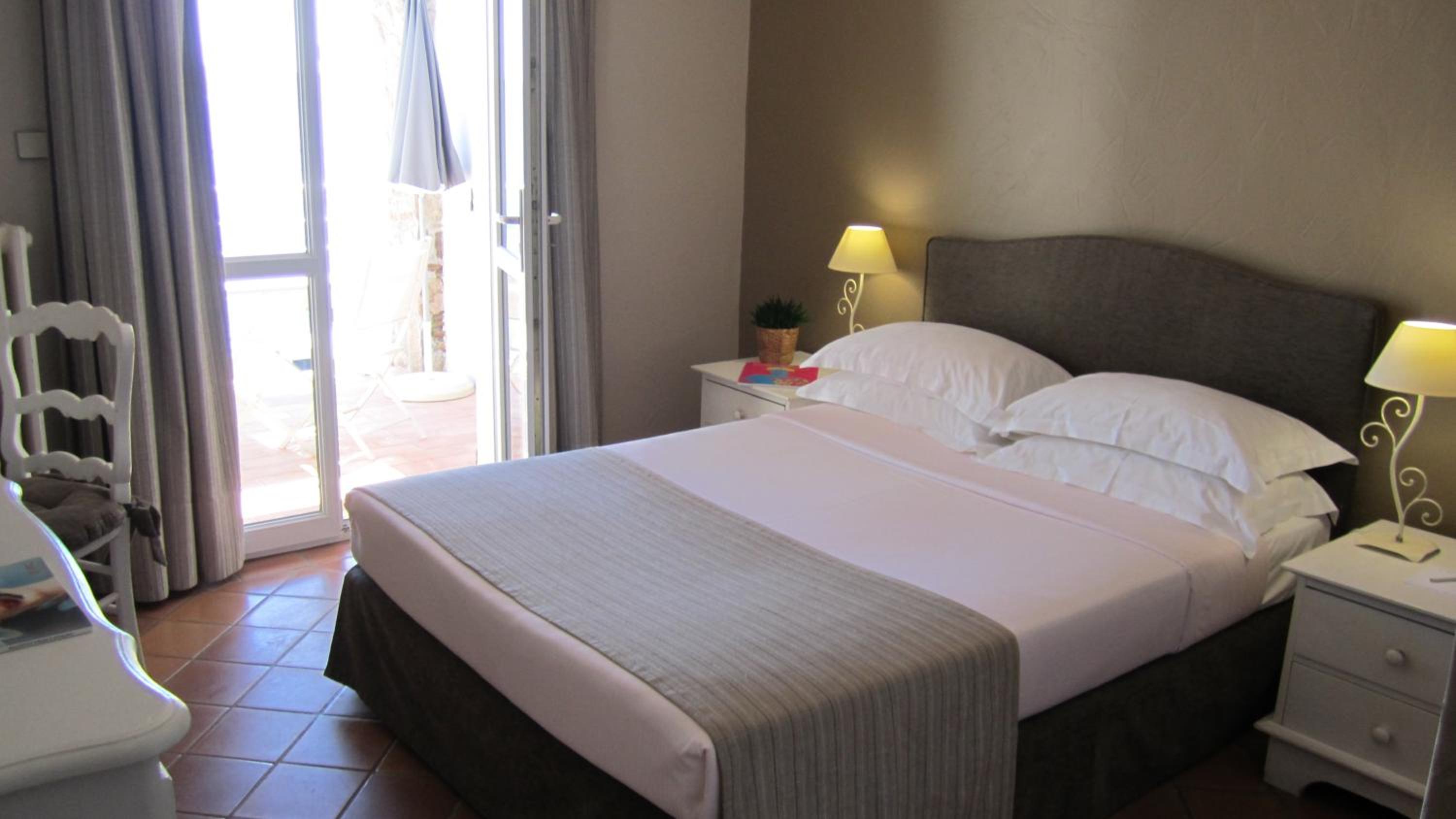 Privilege Room with Balcony and Sea View - Photo 2