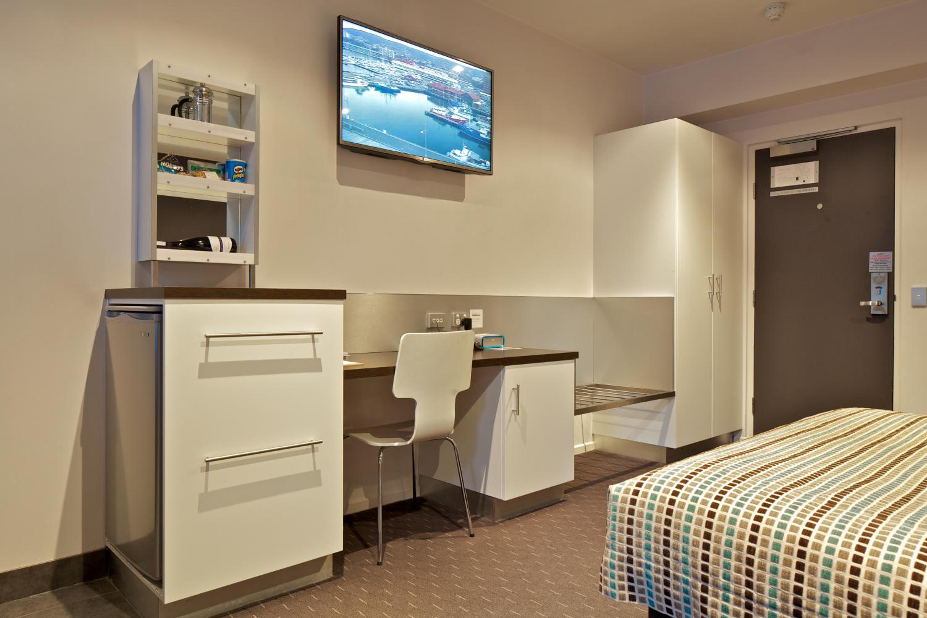Deluxe Studio - non-serviced rate
