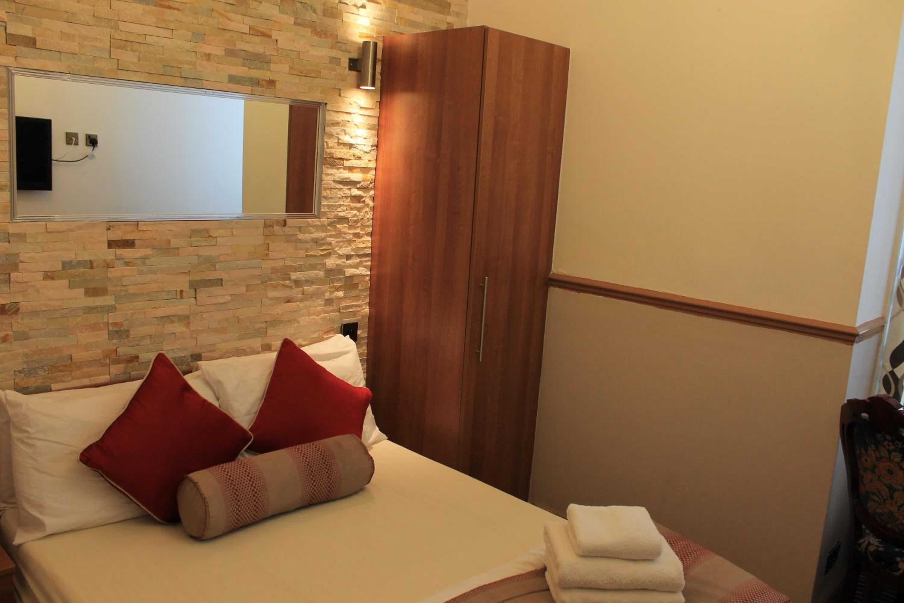 Triple Room - Photo 7