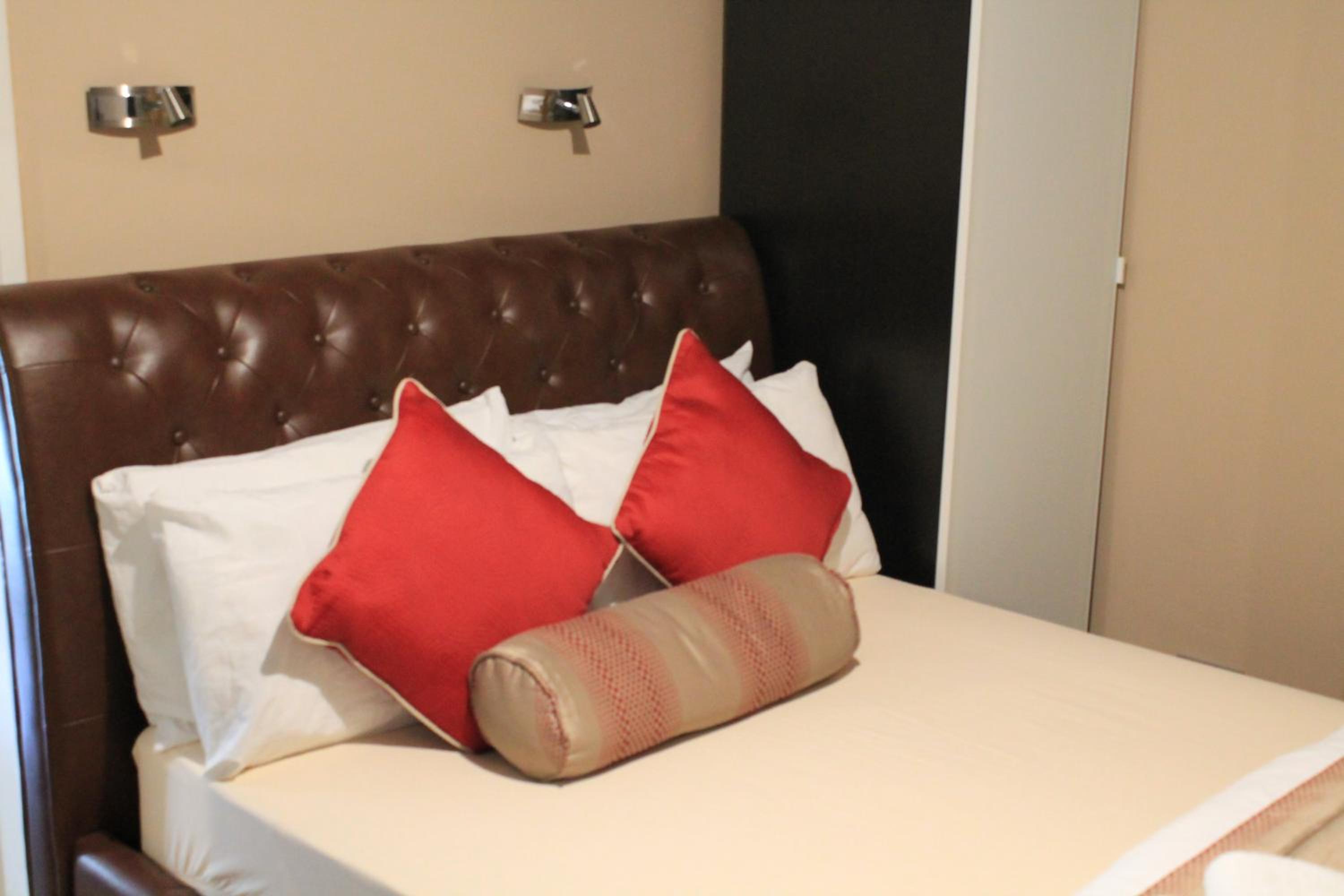 Double Room - Photo 13