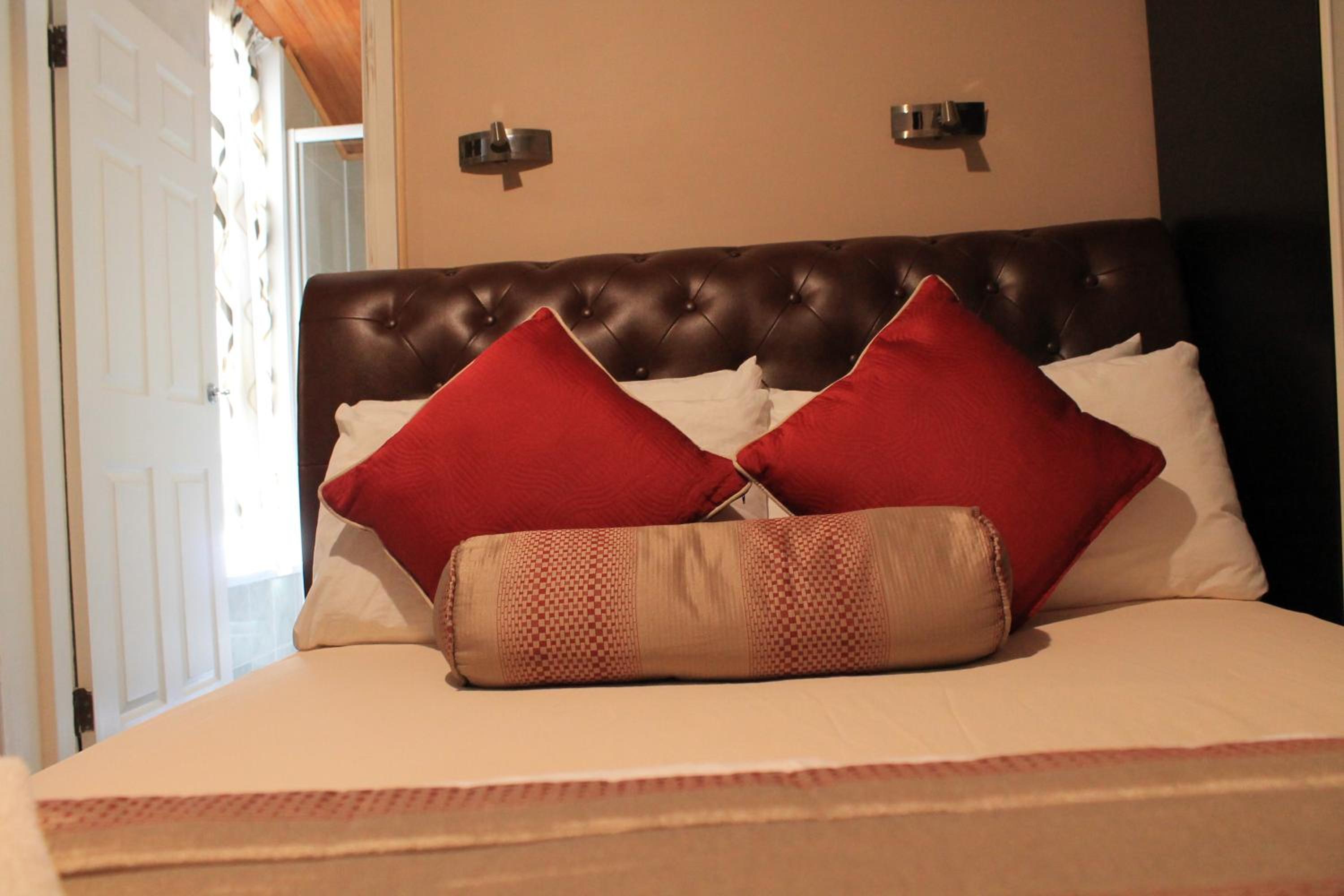 Double Room - Photo 12