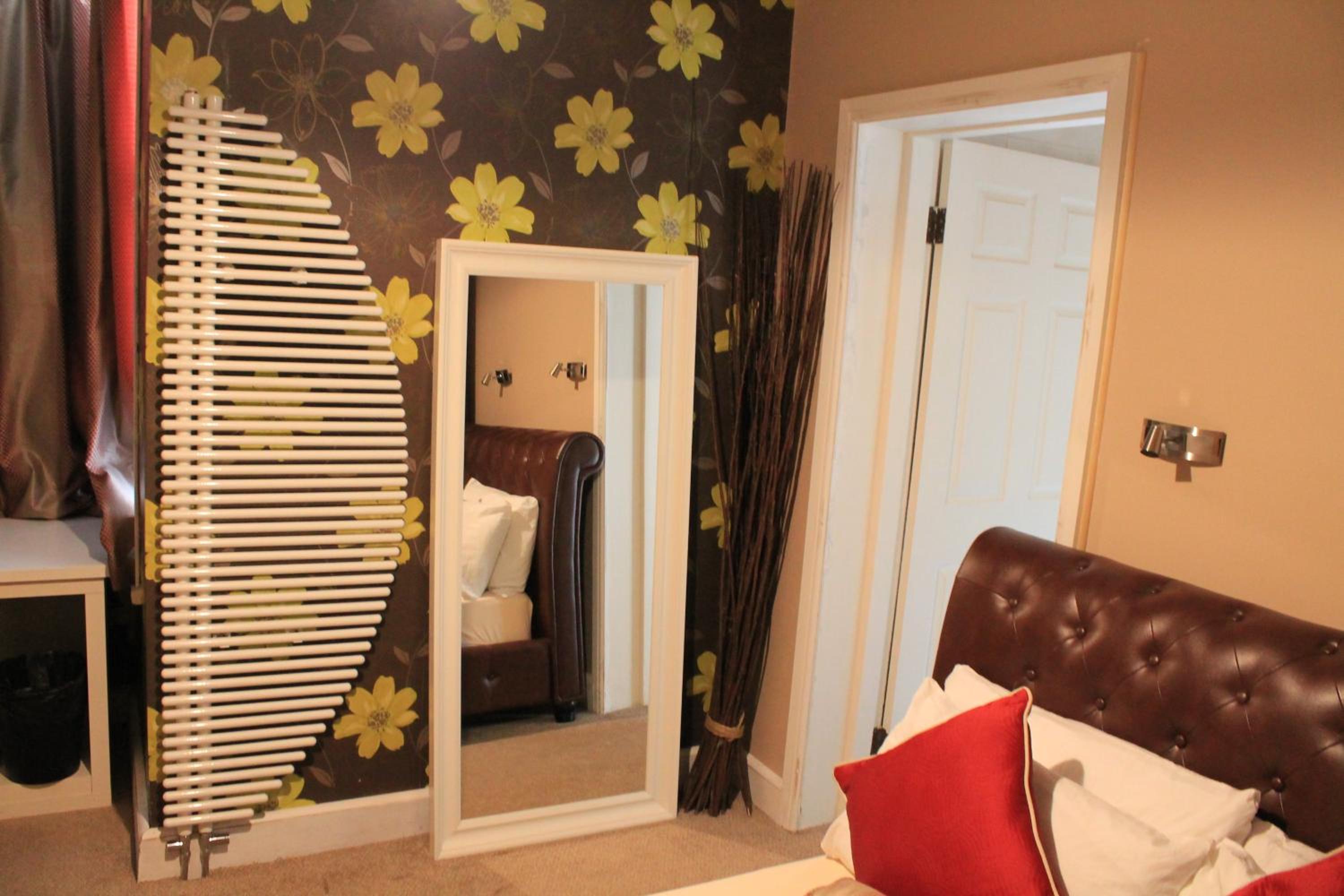 Twin Room - Photo 3