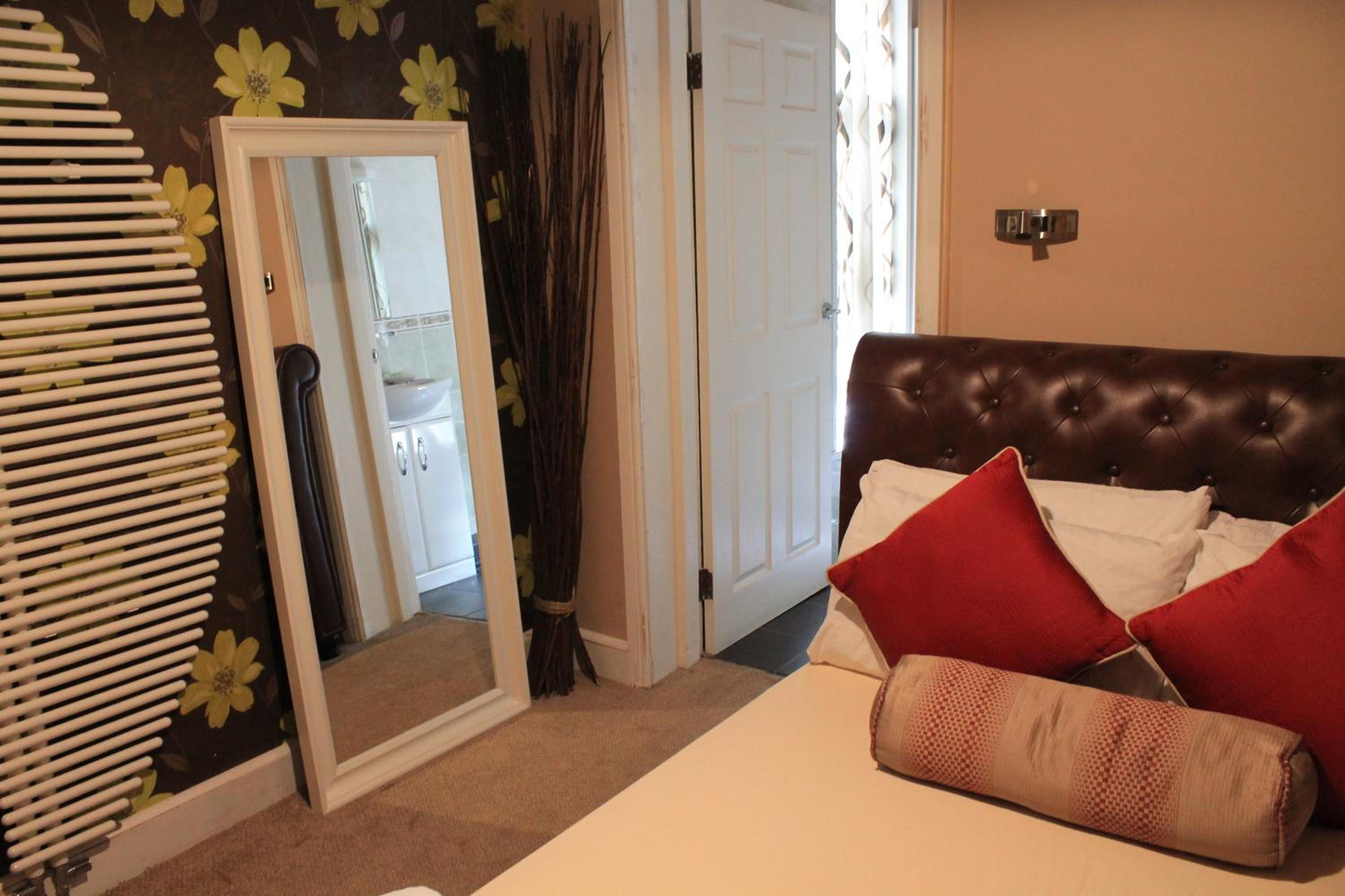 Double Room - Photo 7