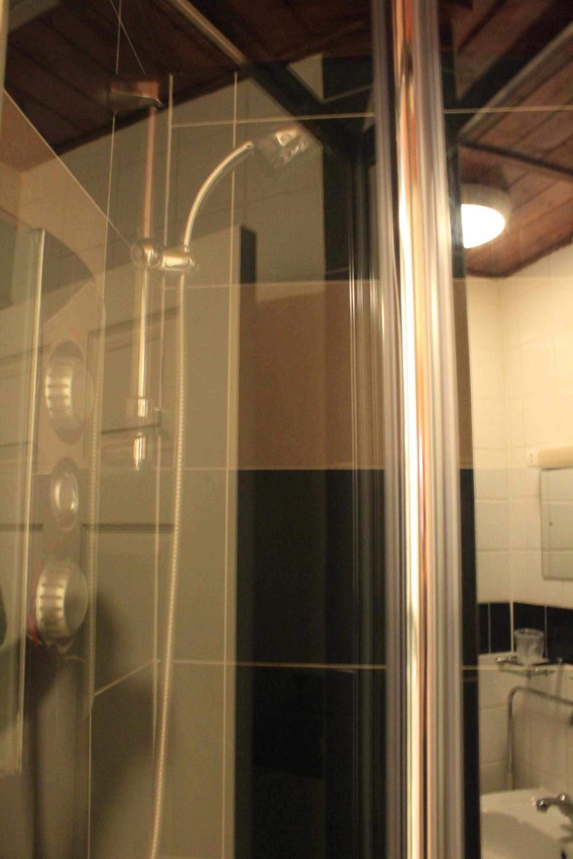Double Room - Photo 5