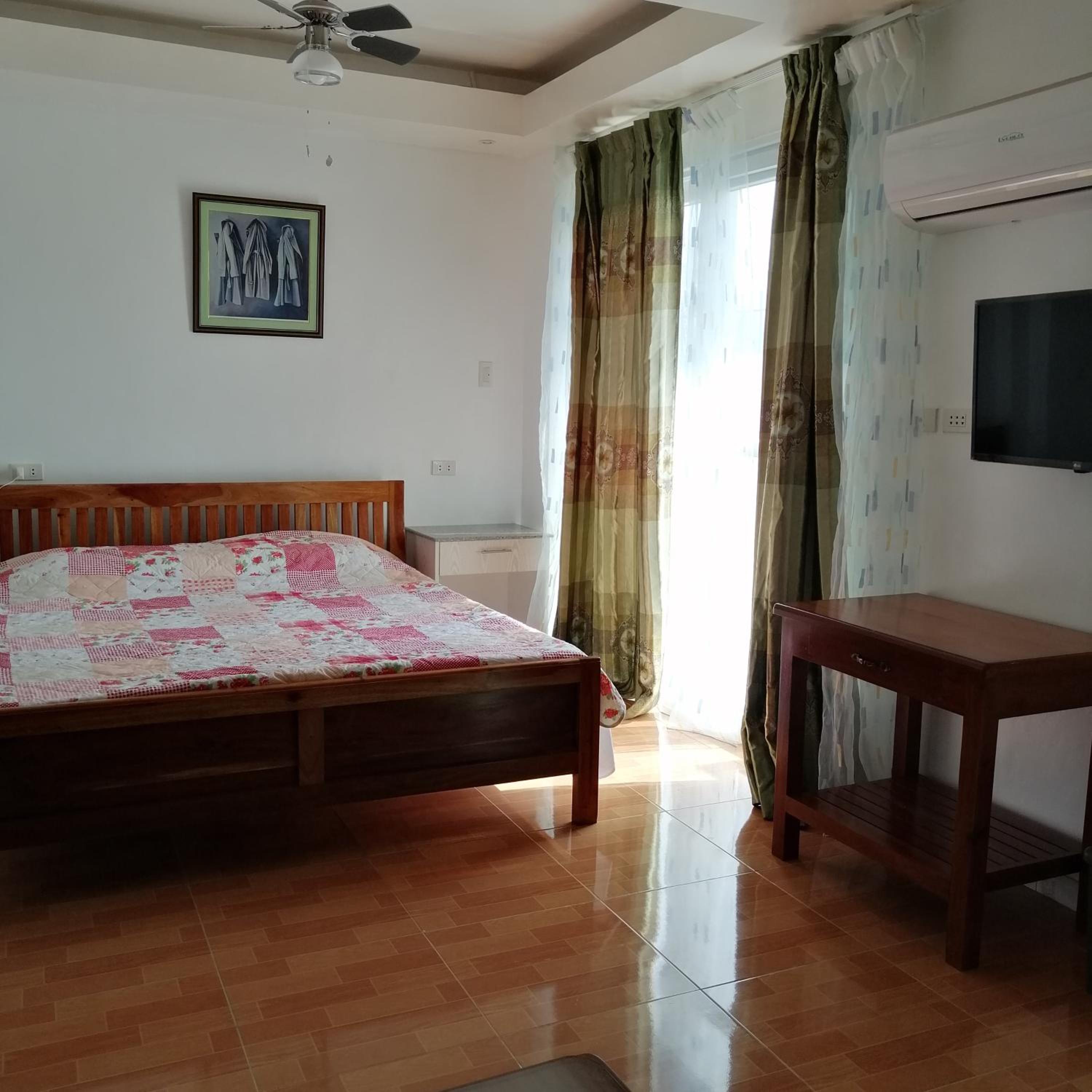 One-Bedroom Apartment - Photo 28