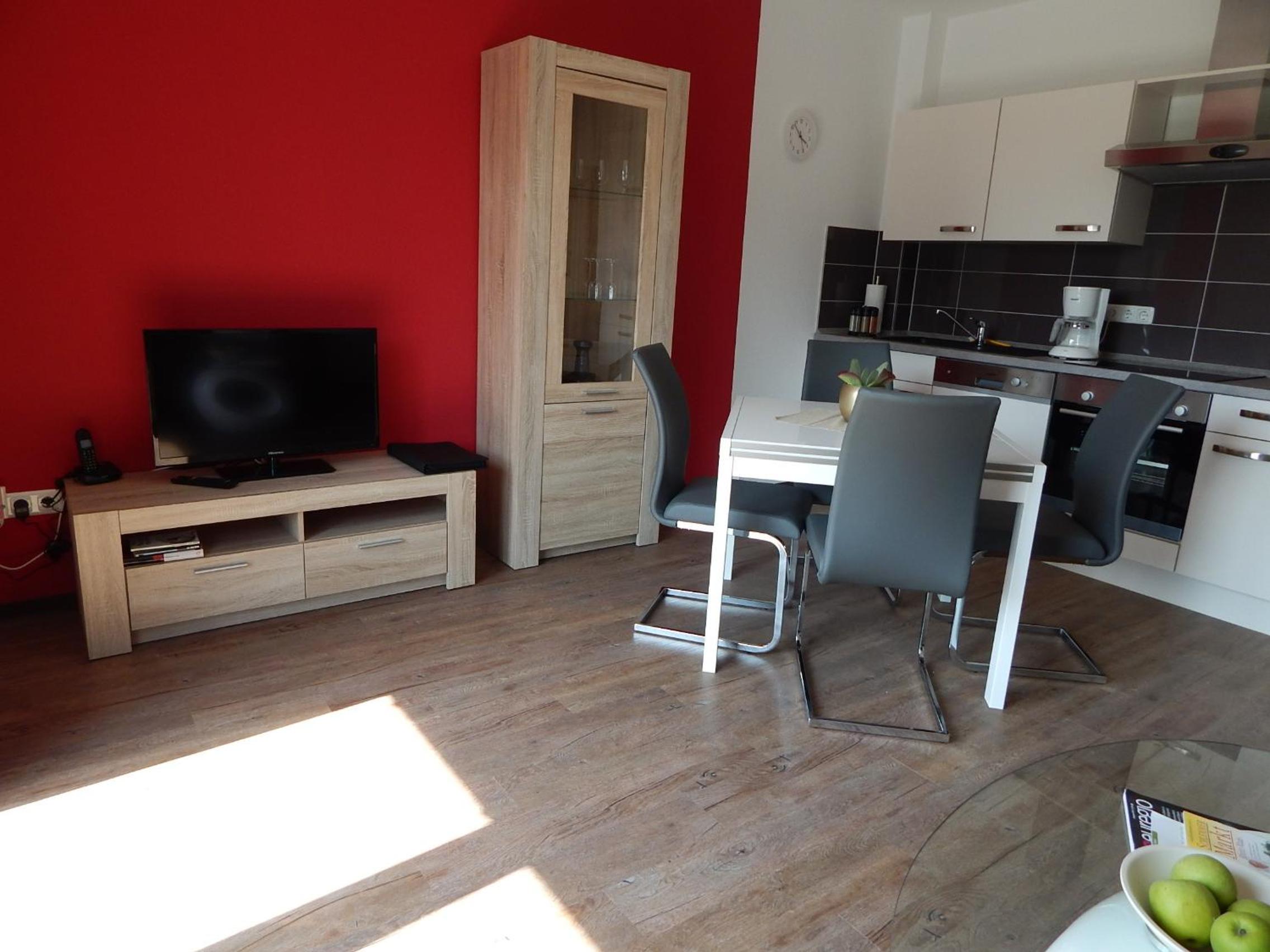 One-Bedroom Apartment - Photo 3
