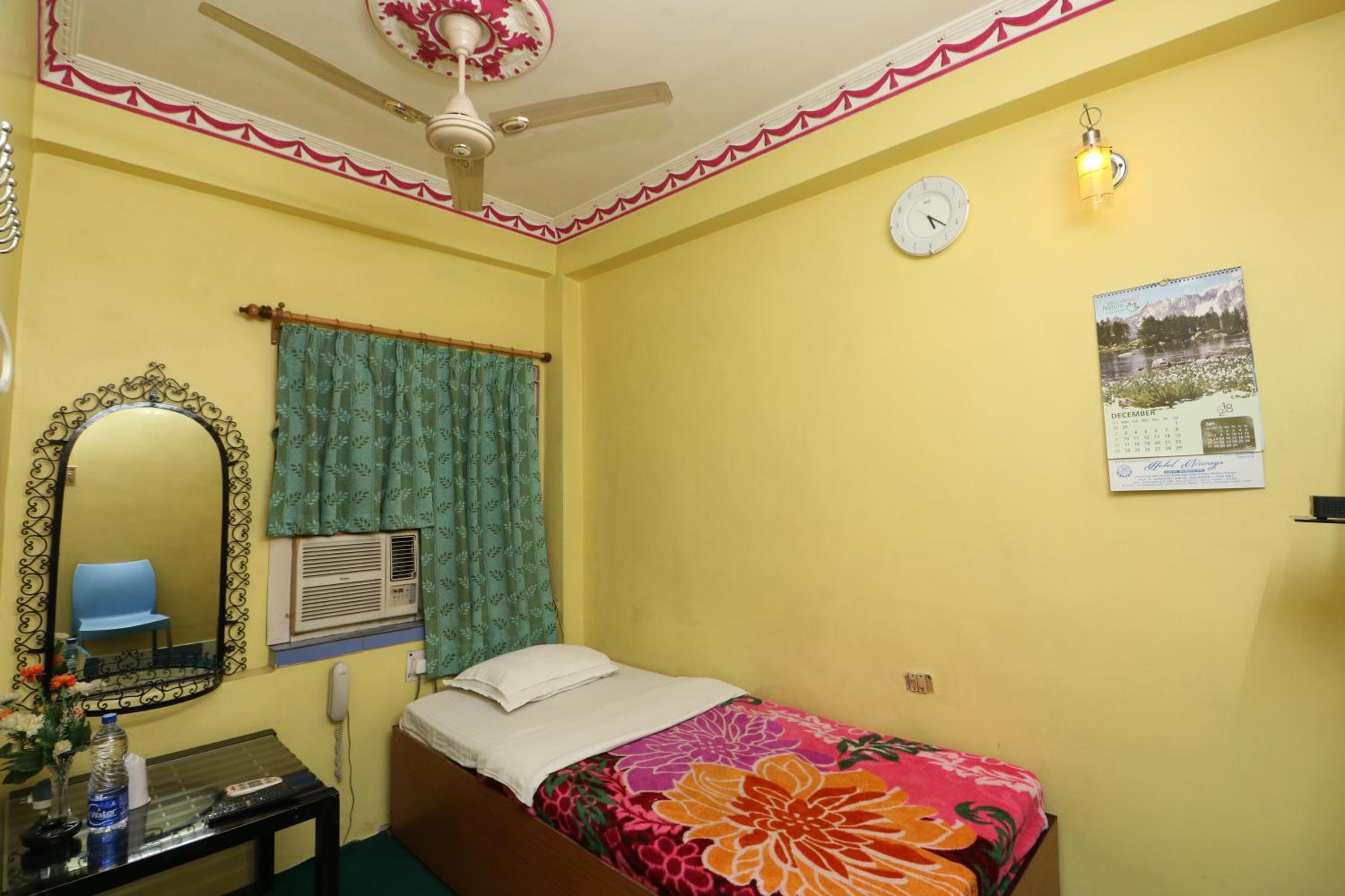 Deluxe Single Room