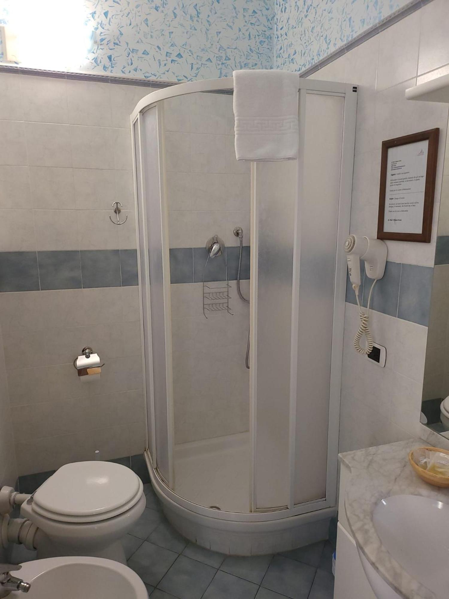 Double or Twin Room photo 2
