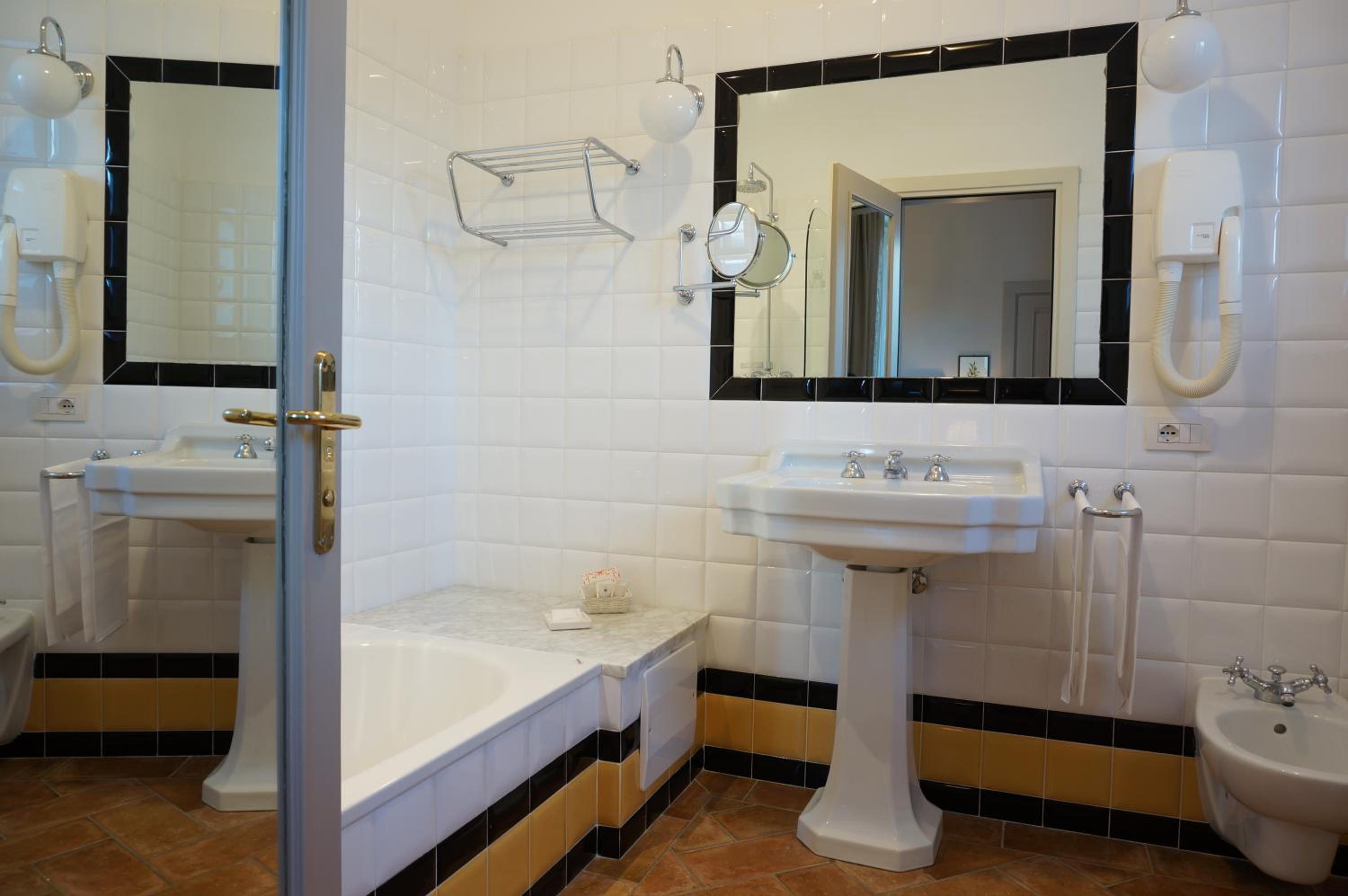 Classic Double Room - Photo 7