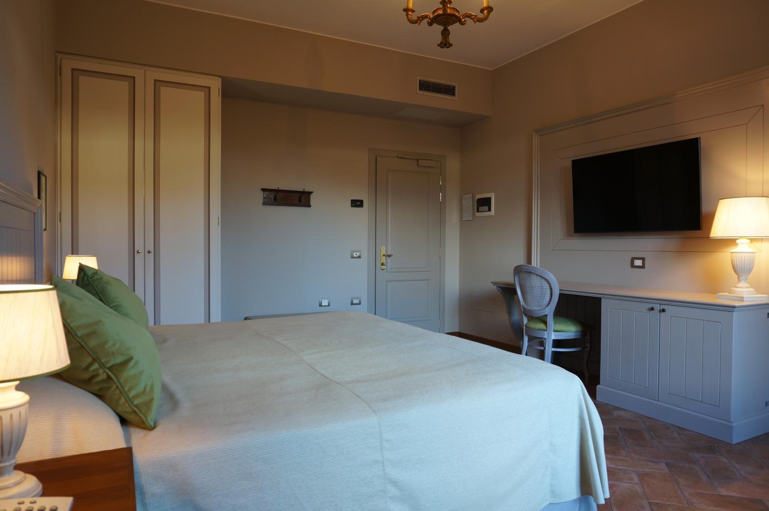Classic Double Room - Photo 6
