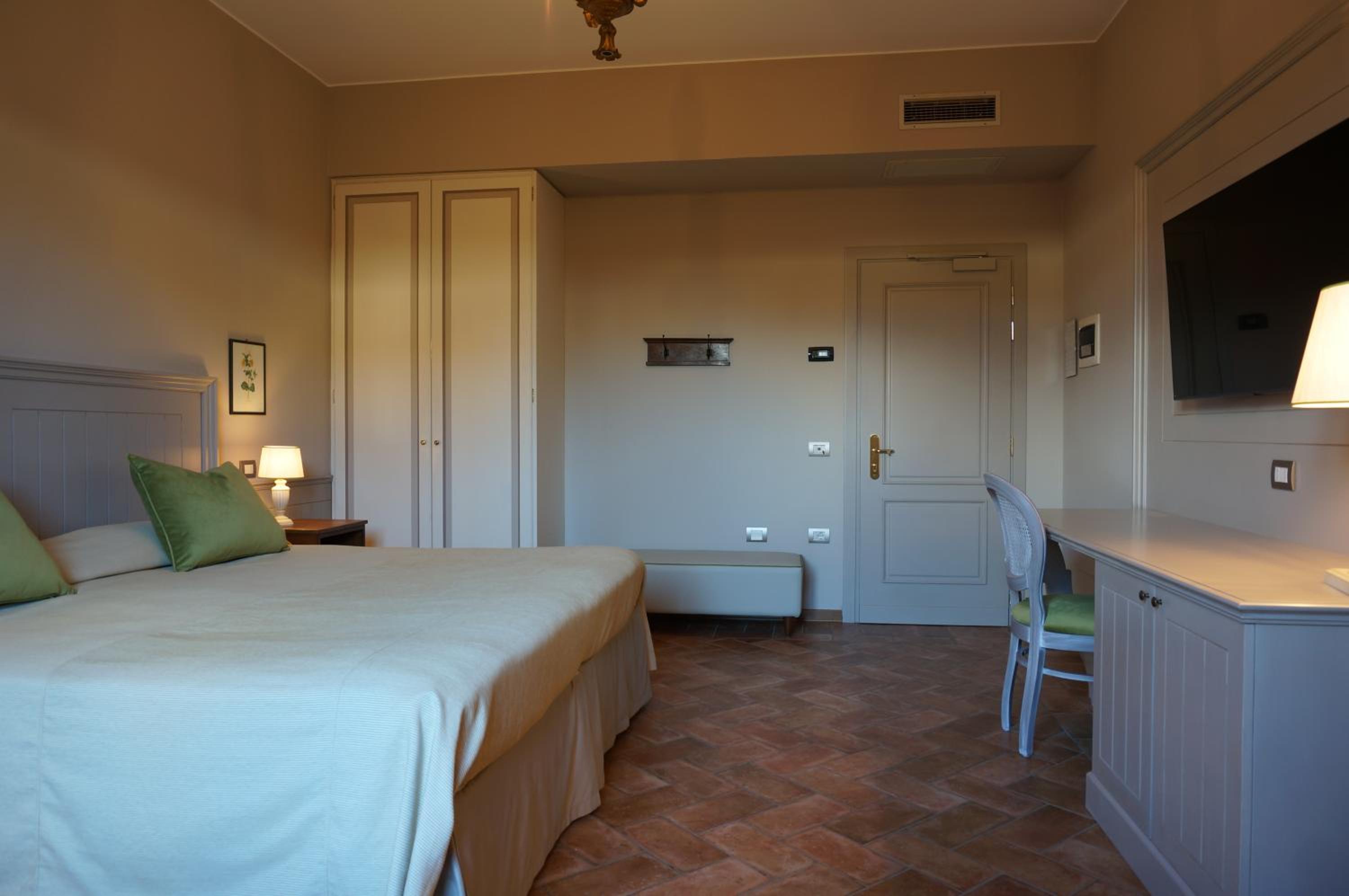 Classic Double Room - Photo 2