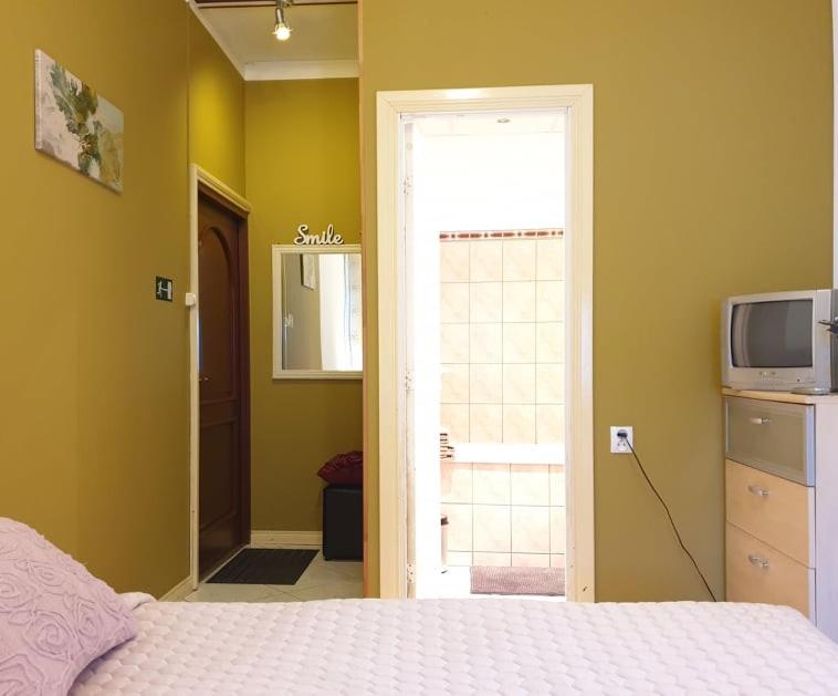Double Room - Photo 6