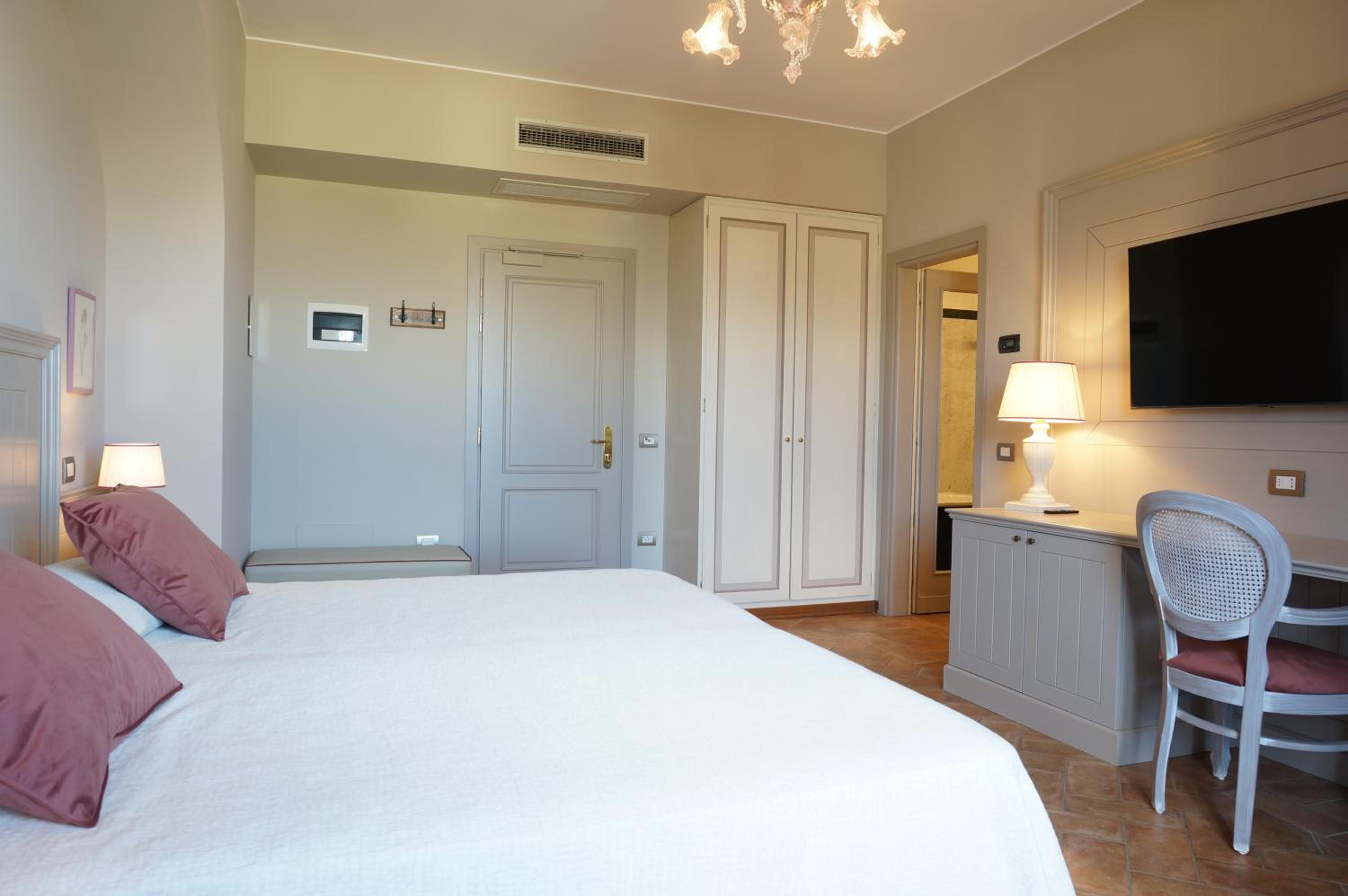 Superior Double Room - Photo 4