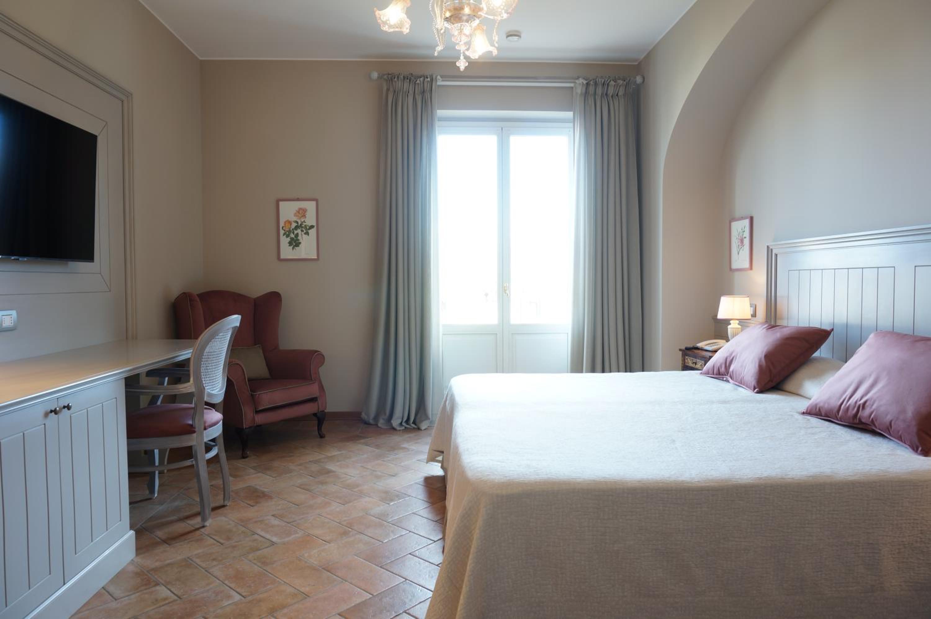 Superior Double Room - Photo 2