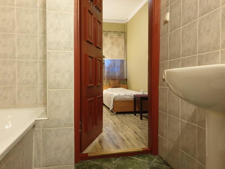 Twin Room - Photo 4