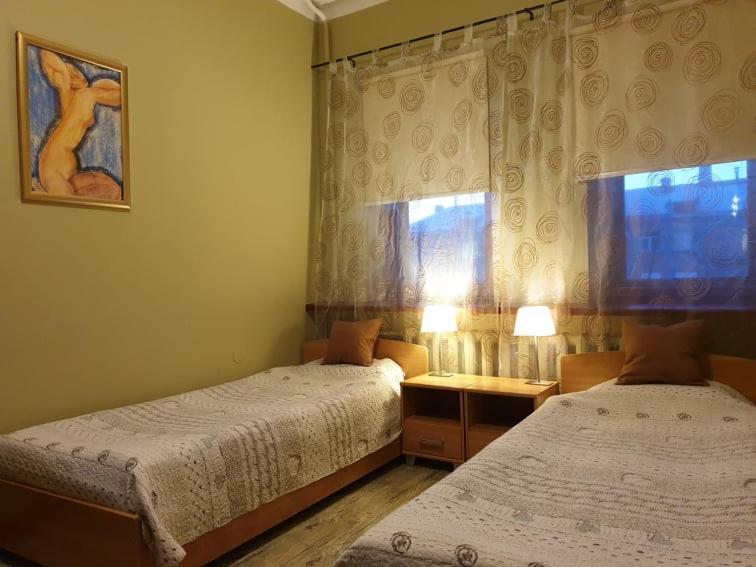 Twin Room - Photo 3