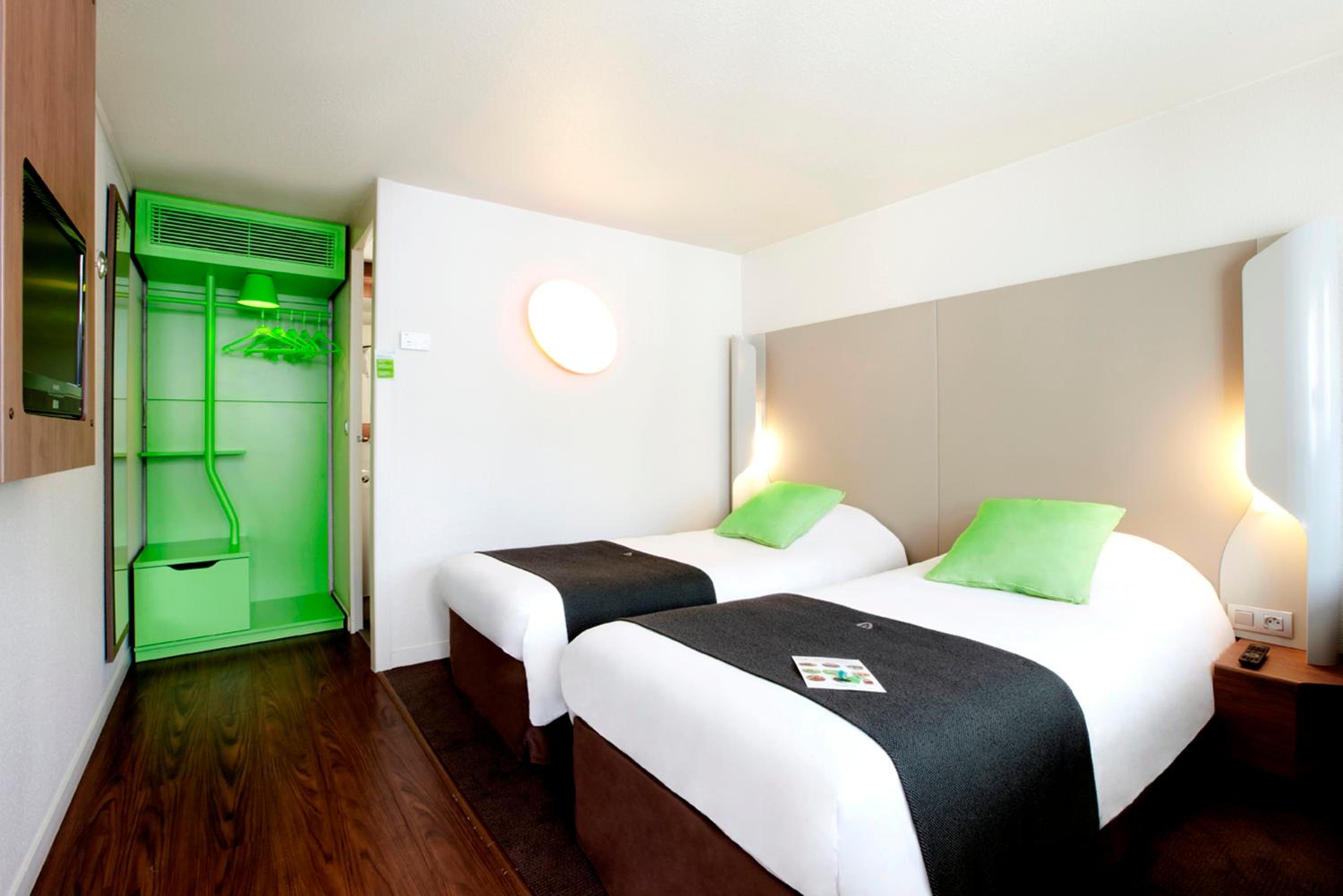 Standard Twin Room - Photo 6
