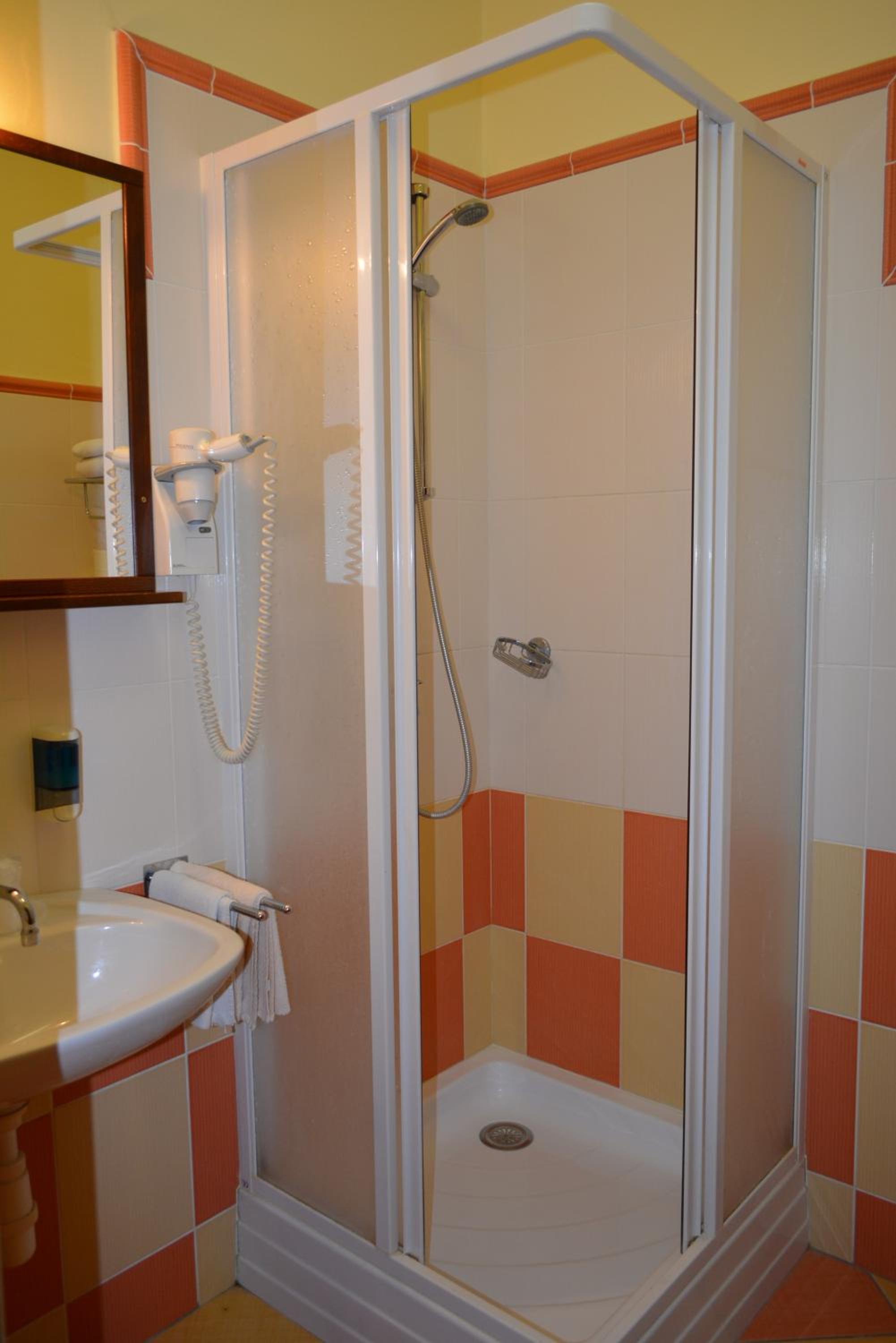 Double Room - Photo 22