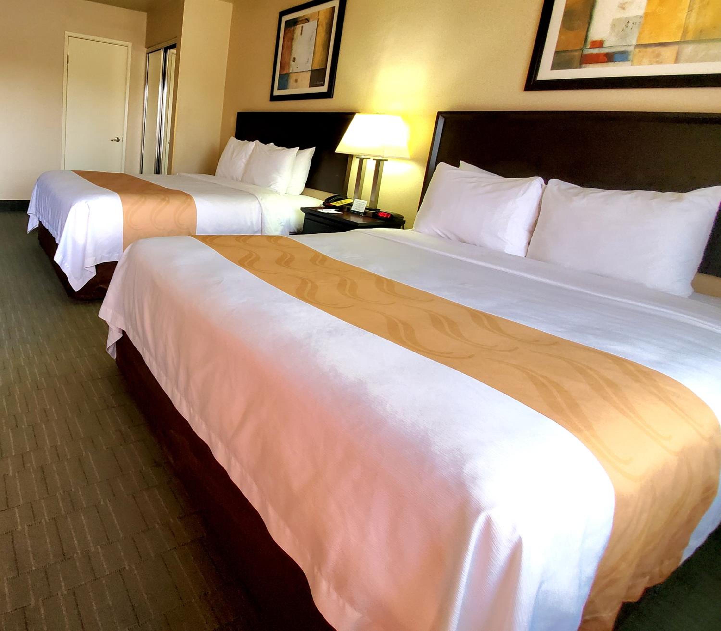 Standard Room, 2 Queen Beds, Non Smoking - Photo 2
