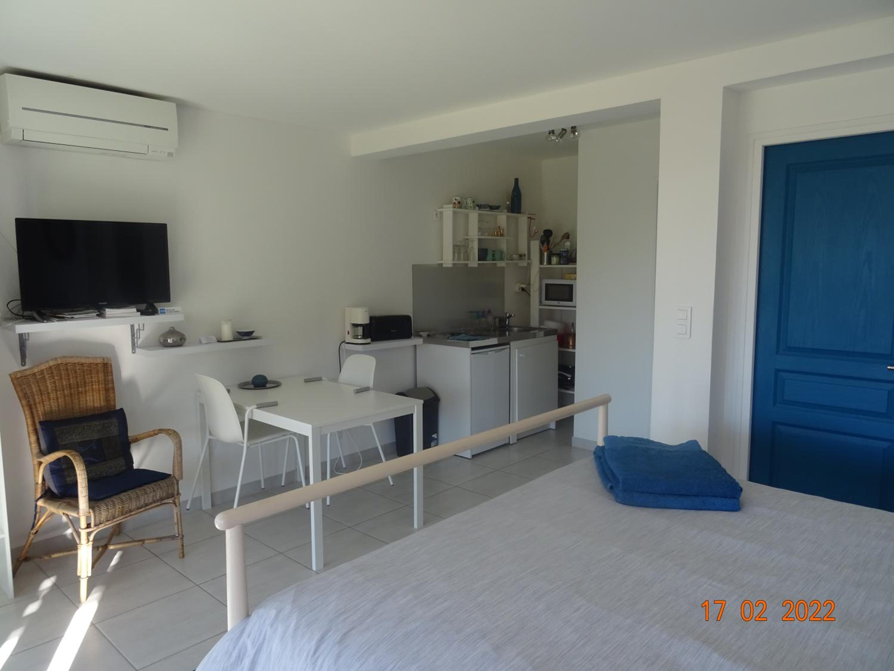 Studio with Terrace photo 2
