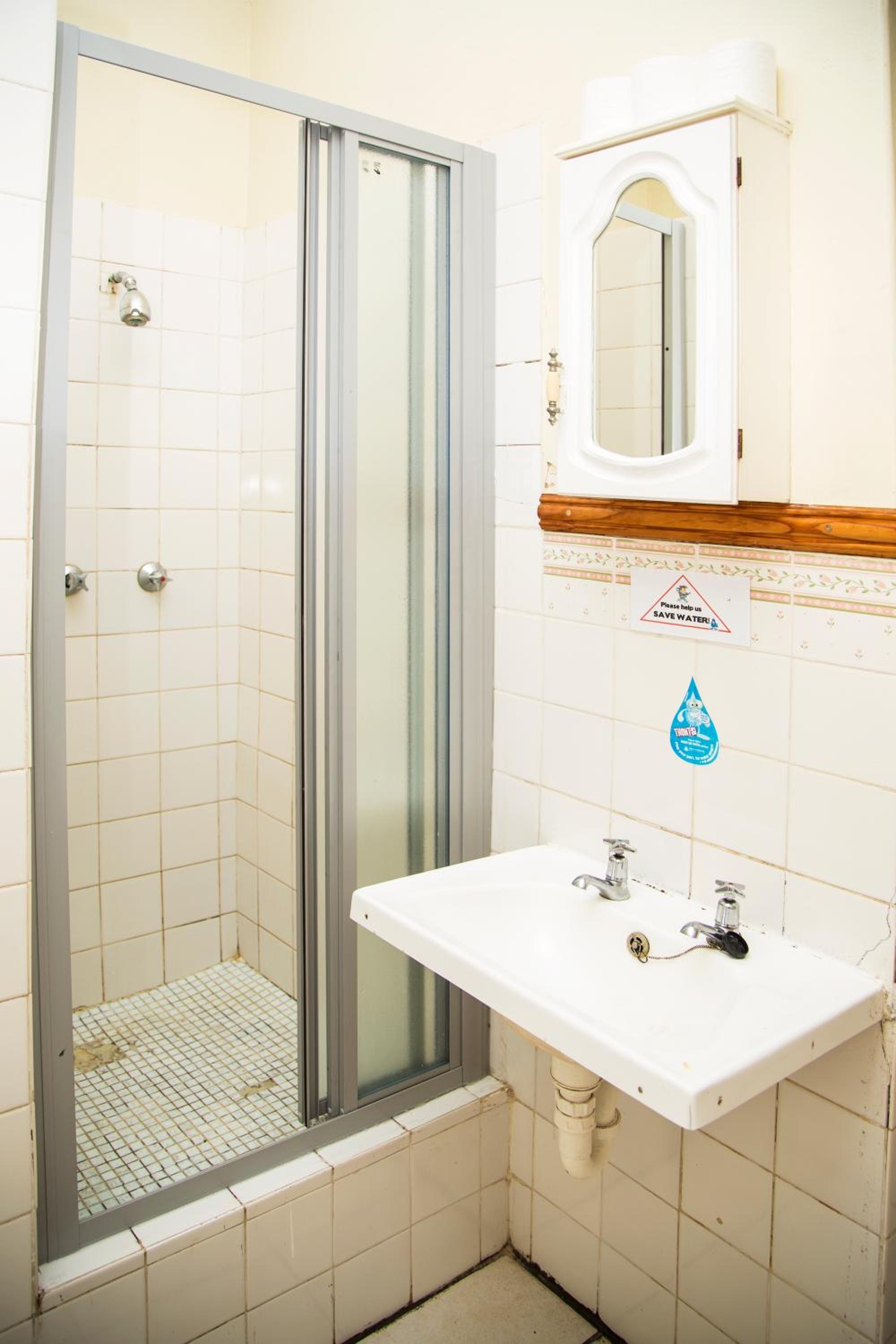 Triple Room with Shared Bathroom photo 2