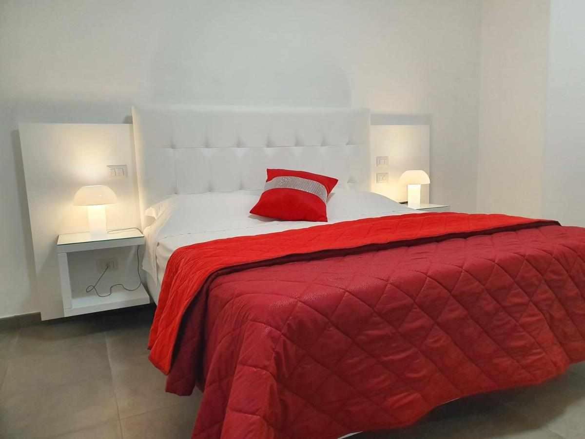 Deluxe Room (2 Adults + 1 Child)