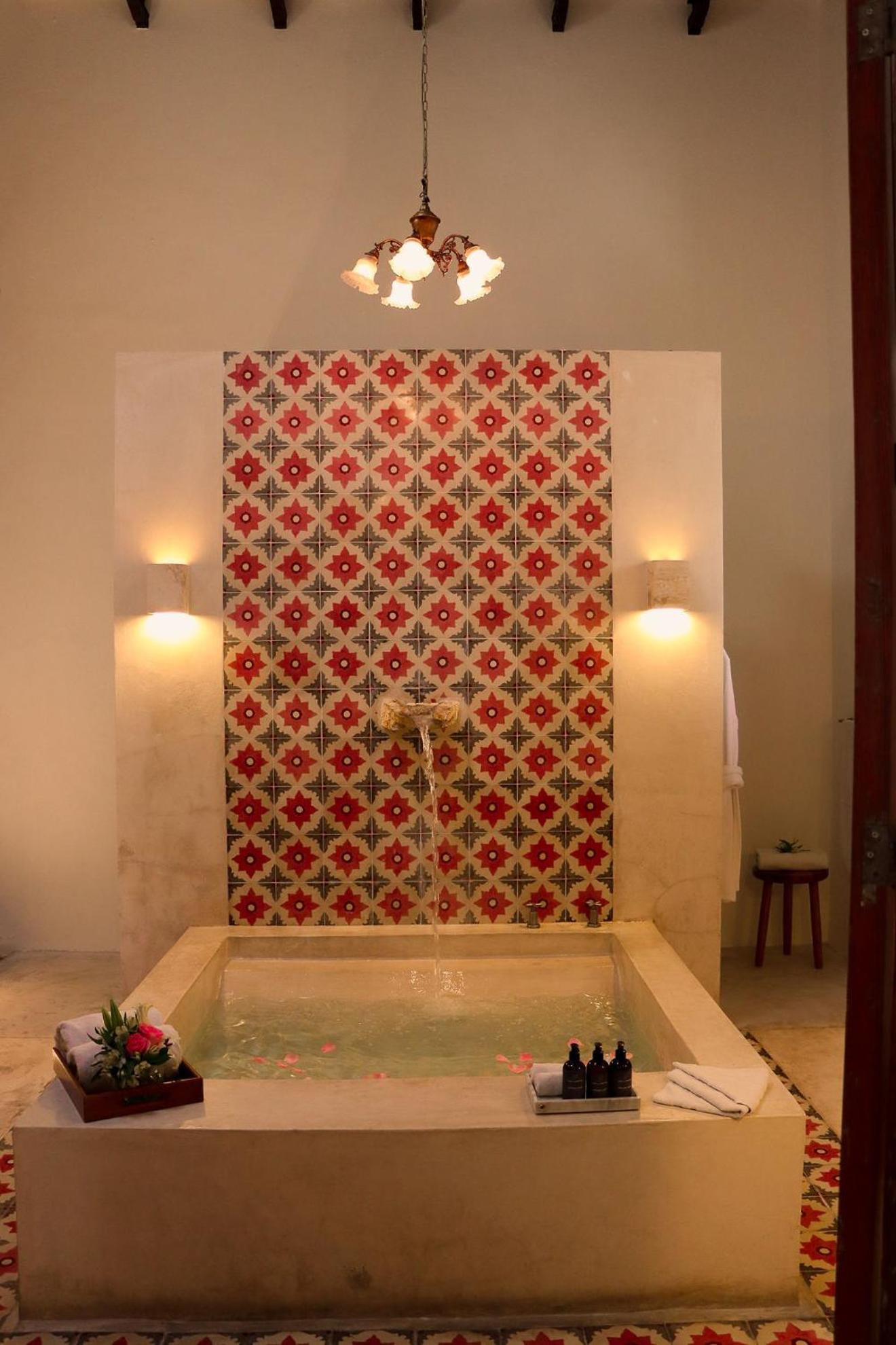 Suite with Private Pool - Photo 9