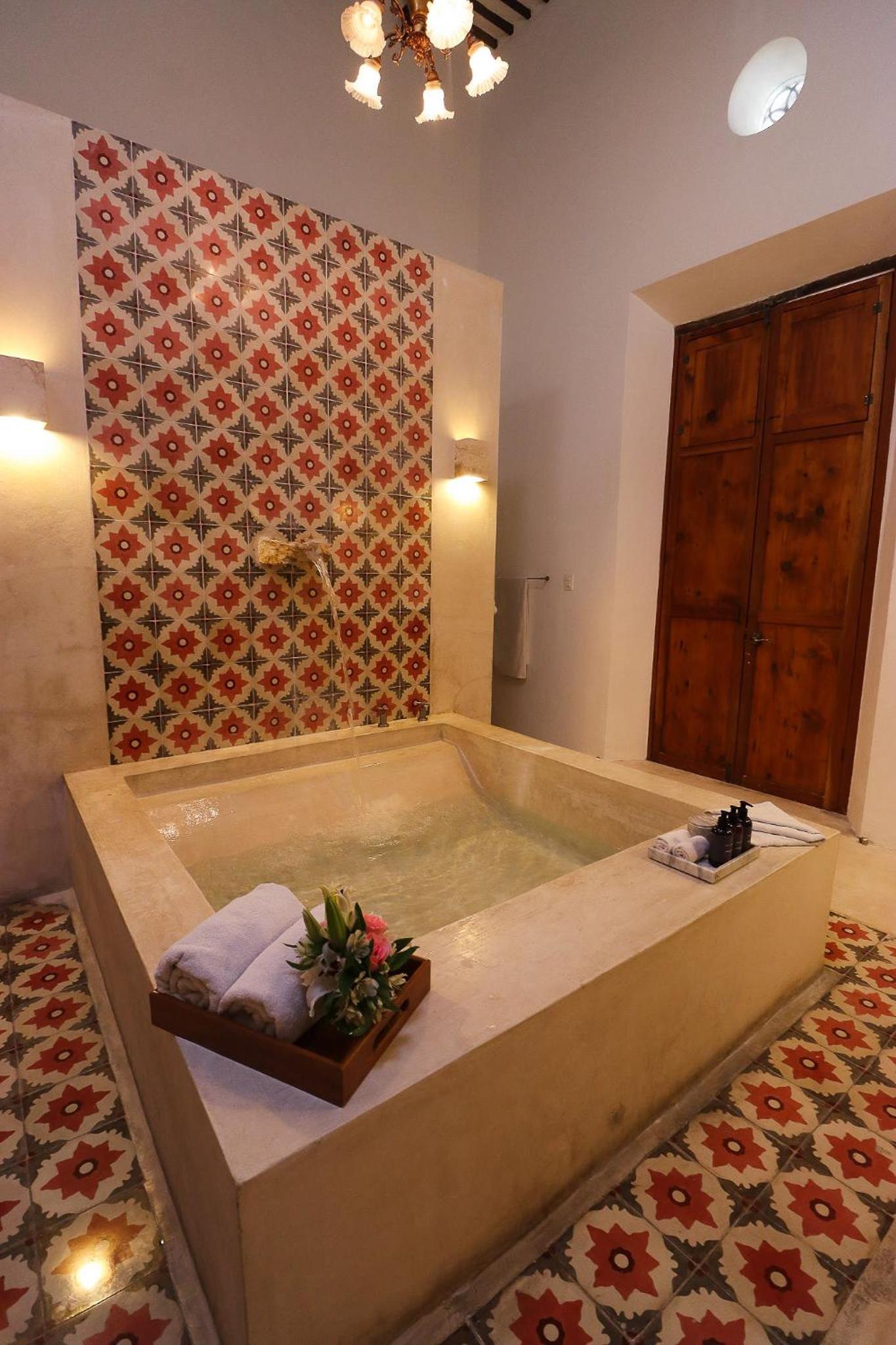 Suite with Private Pool - Photo 11