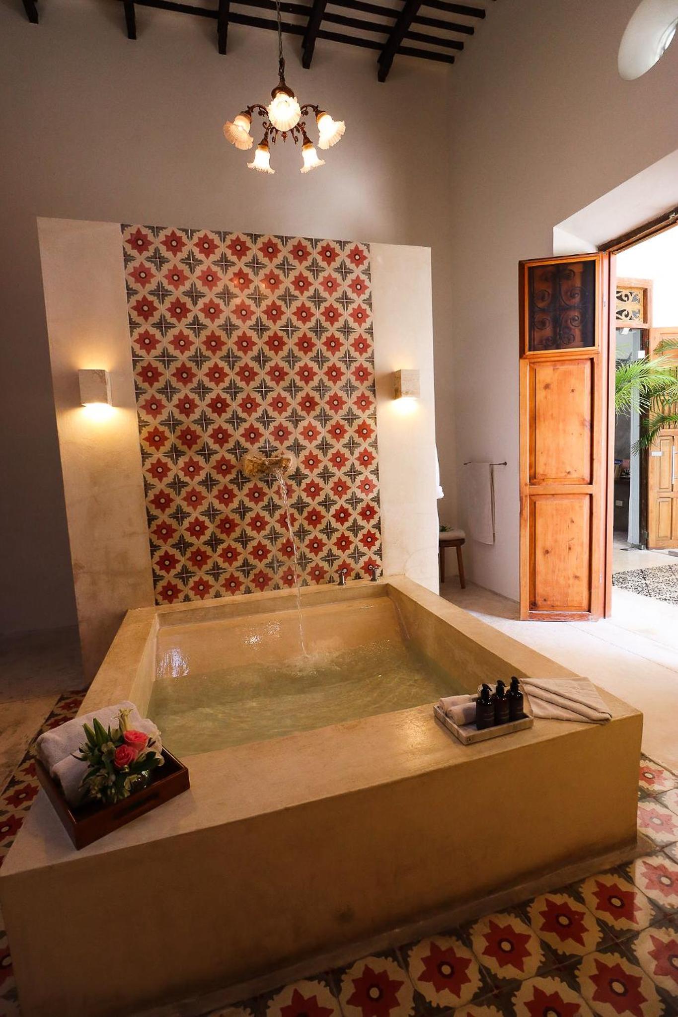 Suite with Private Pool - Photo 12