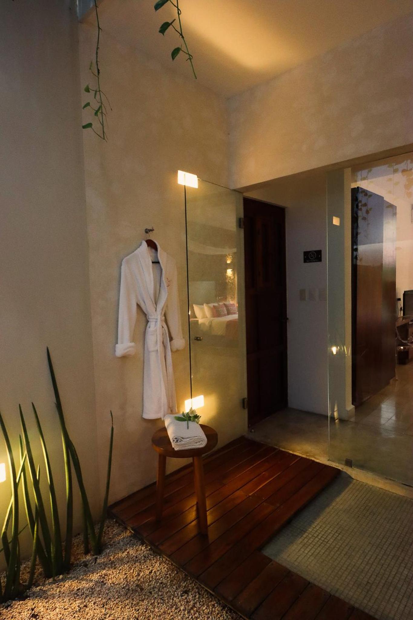 King Room with Garden View - Photo 5
